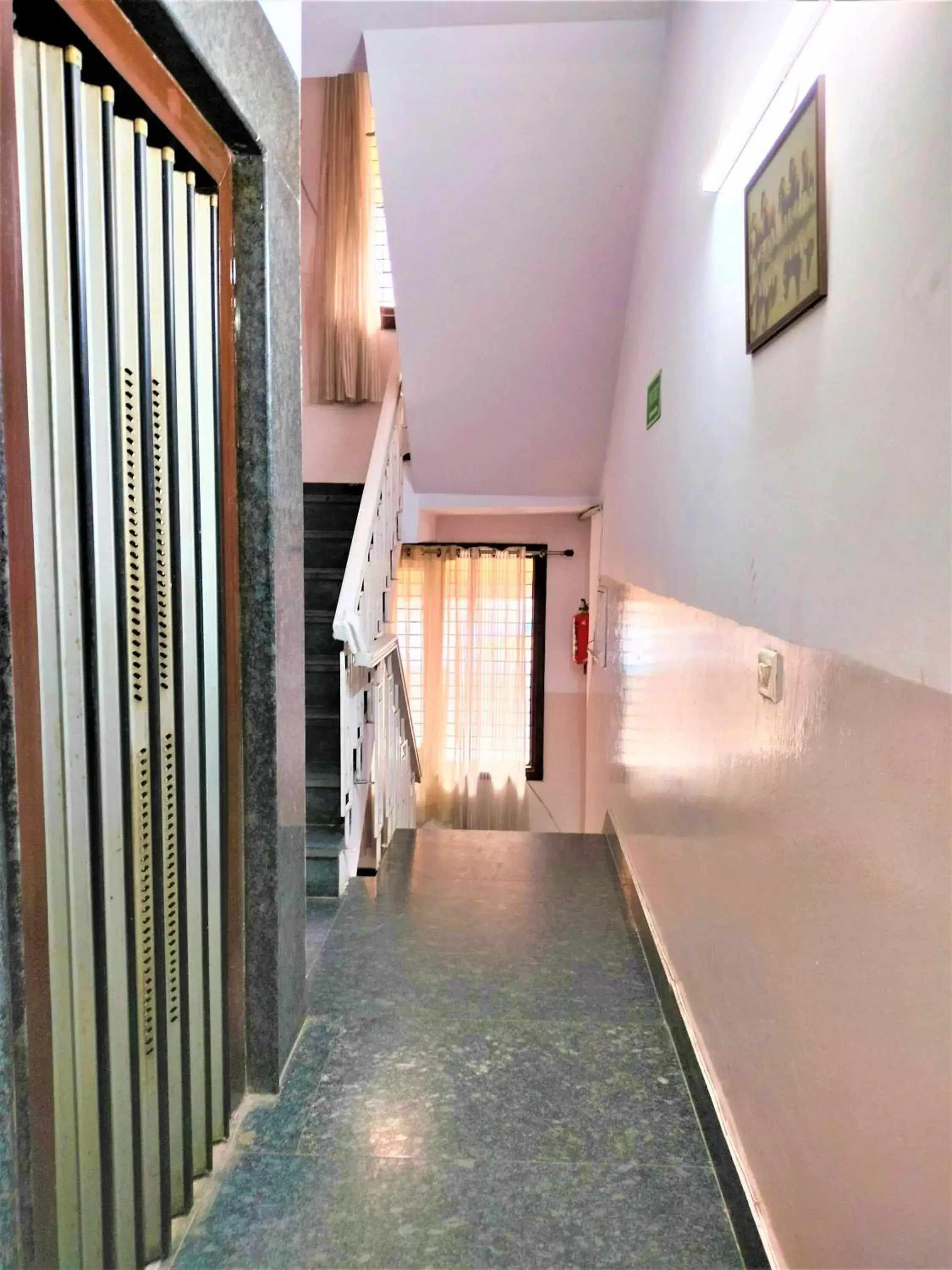 elevator, Bed in Hotel White Palace,Nizamuddin Railway Station elevator, Bed in Hotel White Palace,Nizamuddin Railway Station