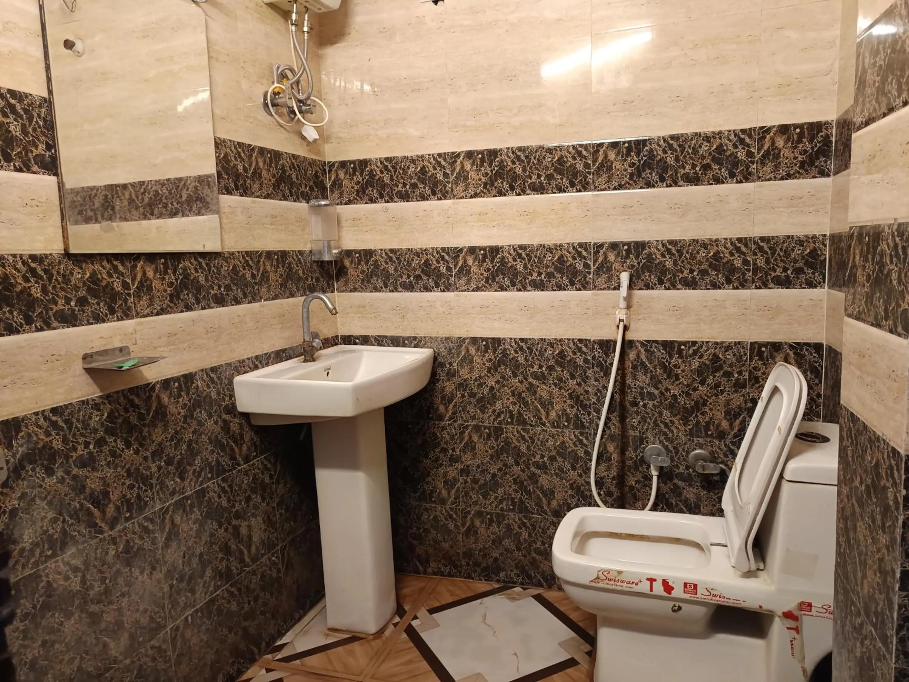 Bathroom in Hotel White Palace,Nizamuddin Railway Station