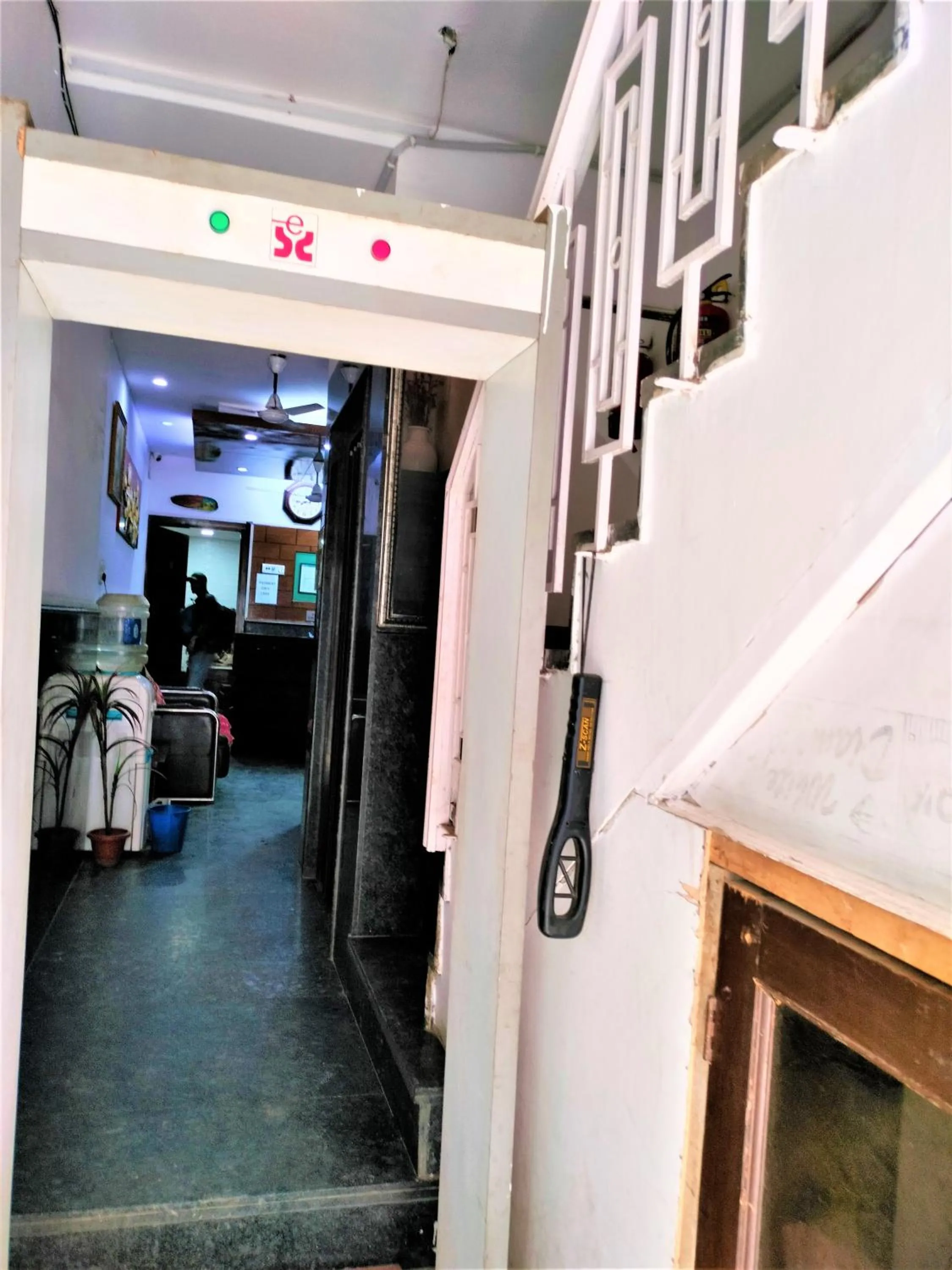 Facade/entrance in Hotel White Palace,Nizamuddin Railway Station