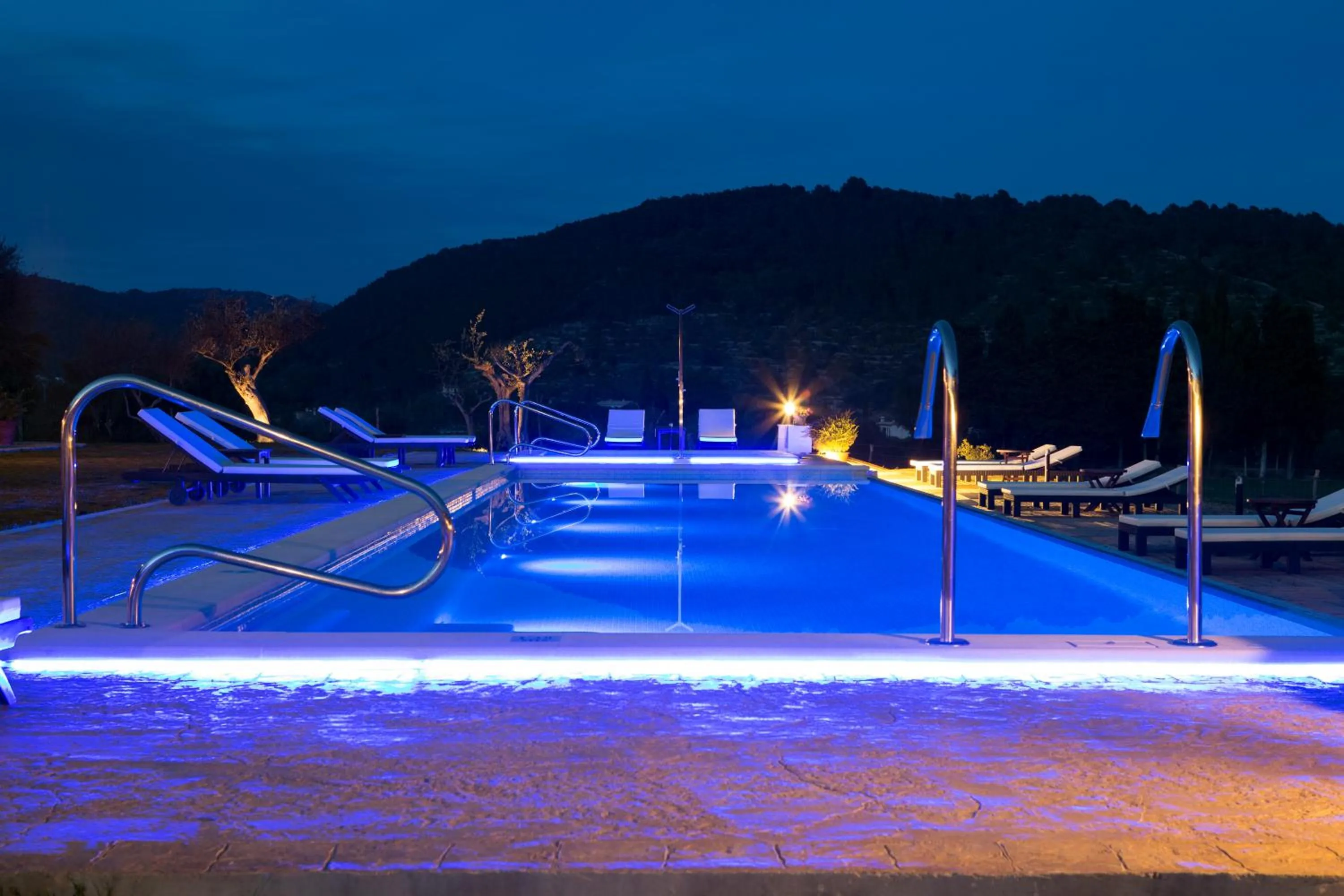 Swimming pool in Monnaber Nou Finca Hotel & Spa