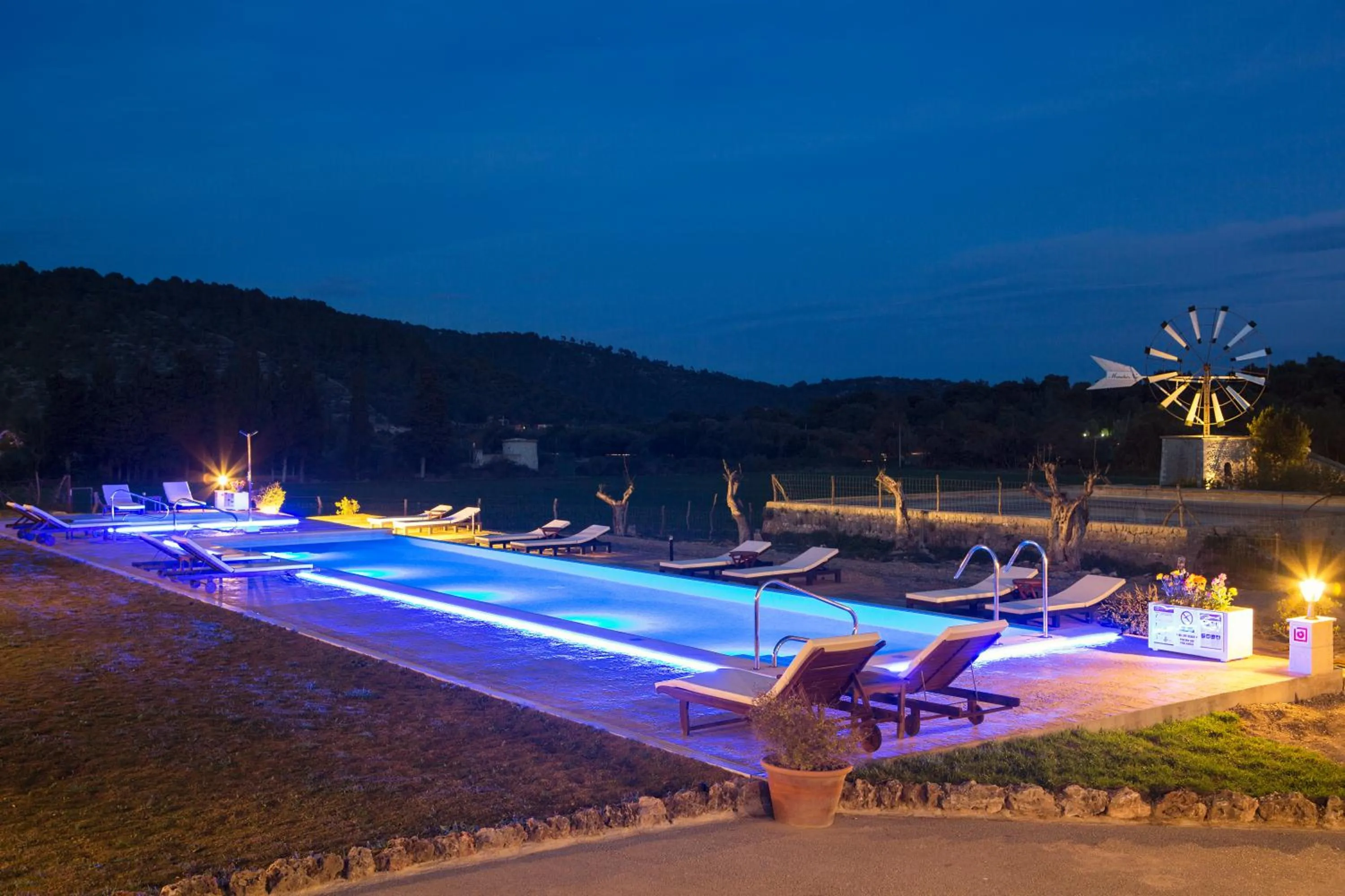 Swimming pool in Monnaber Nou Finca Hotel & Spa