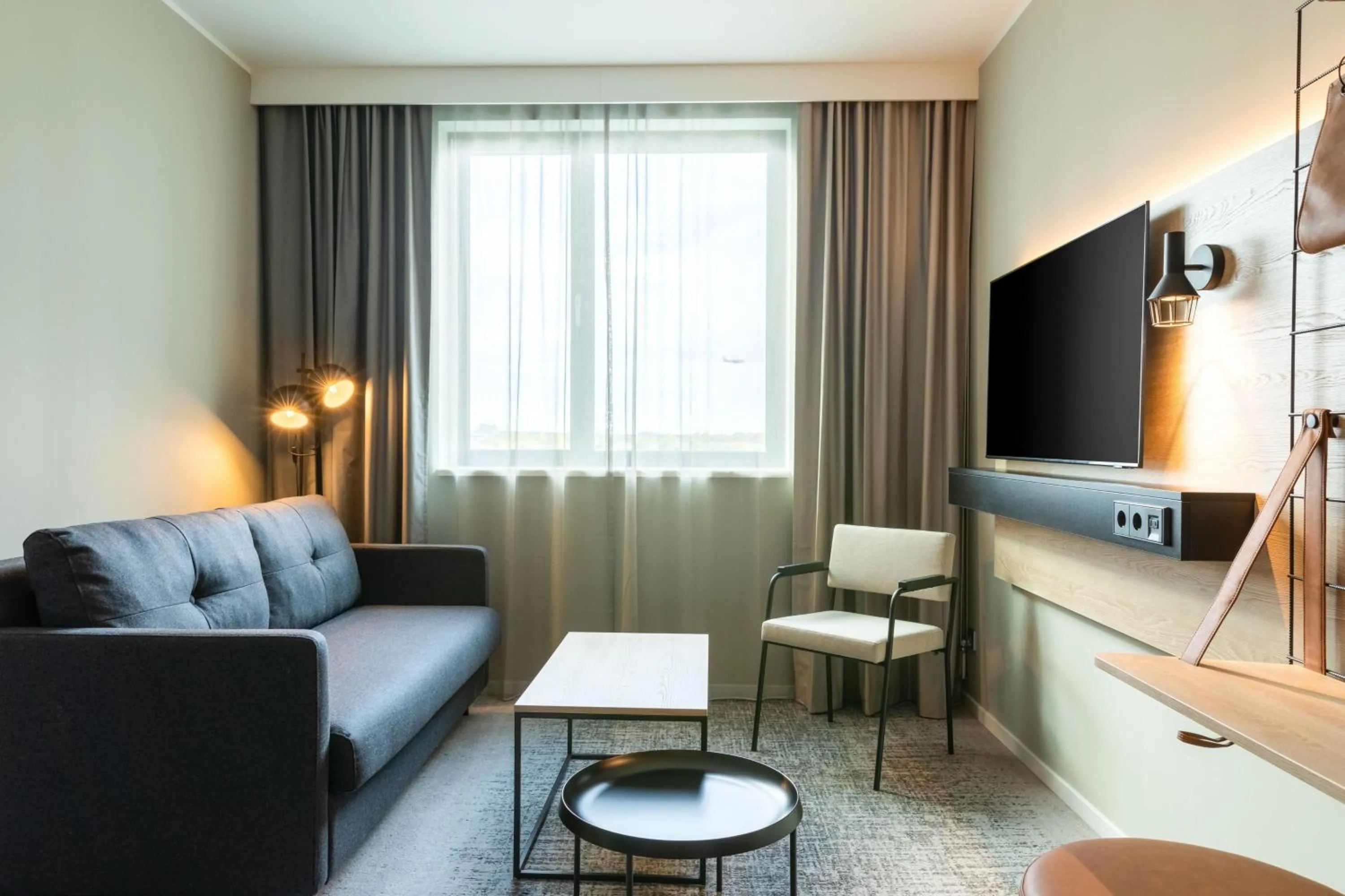 Photo of the whole room in Moxy Berlin Airport