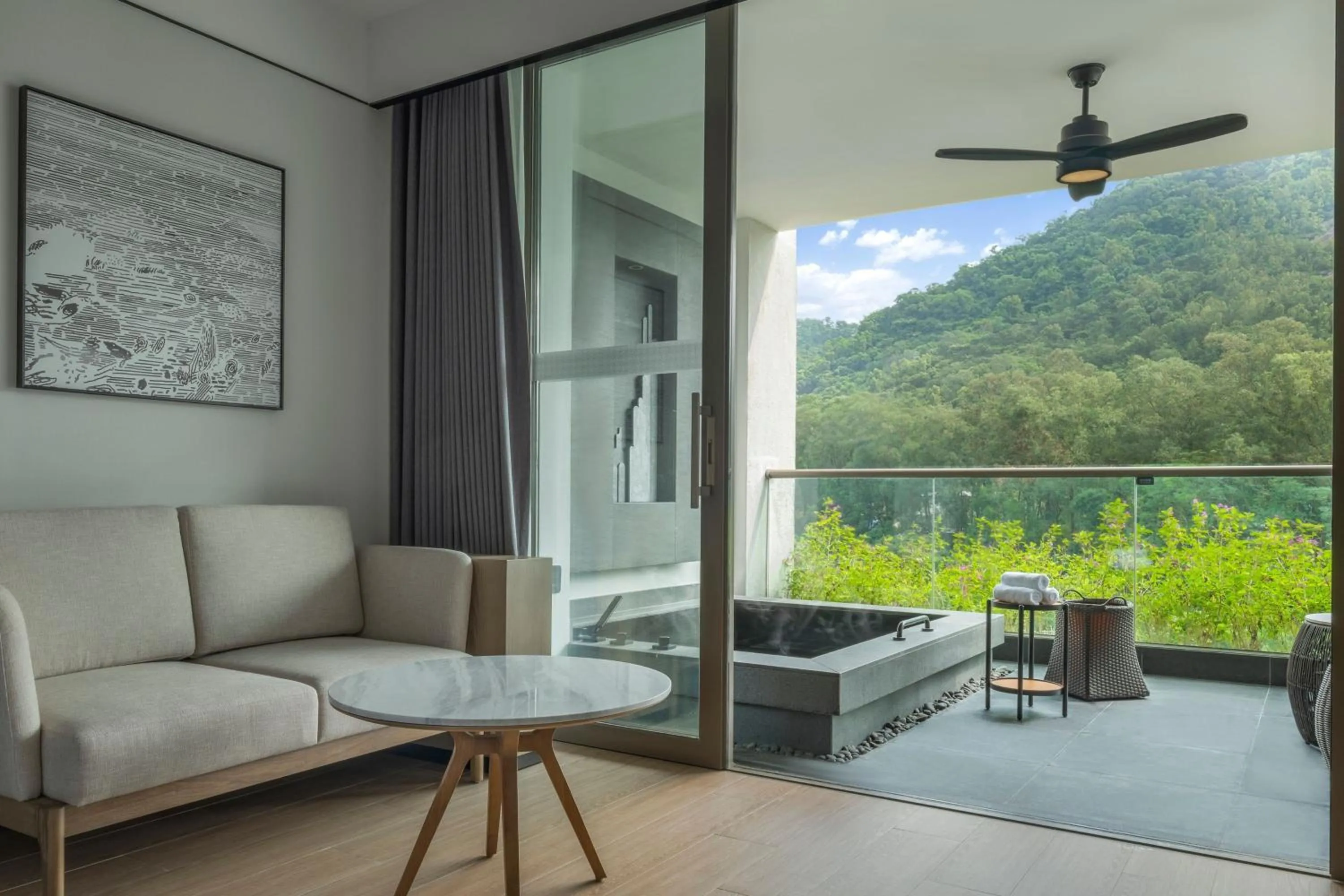 Photo of the whole room in Sheraton Maoming Hot Spring Resort