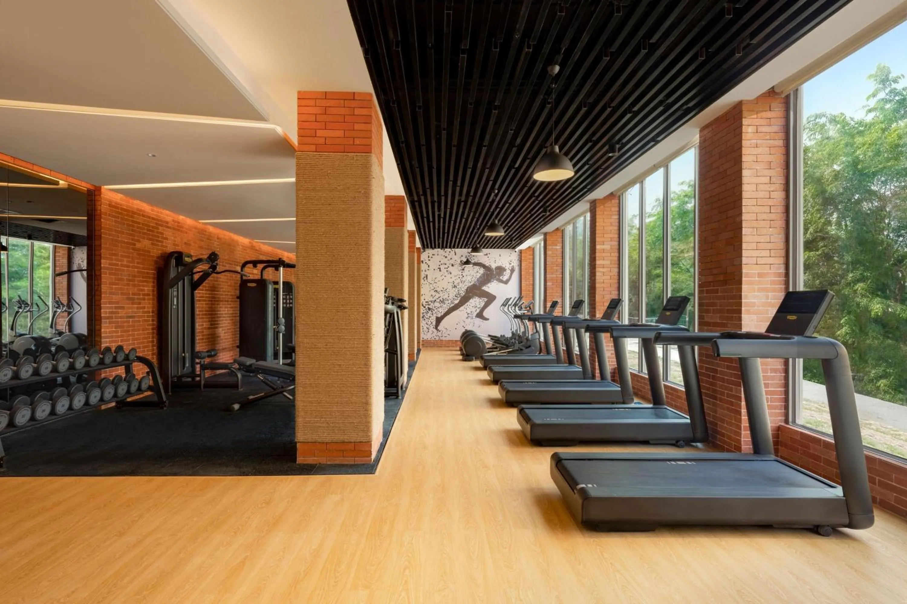 Fitness centre/facilities in Sheraton Maoming Hot Spring Resort