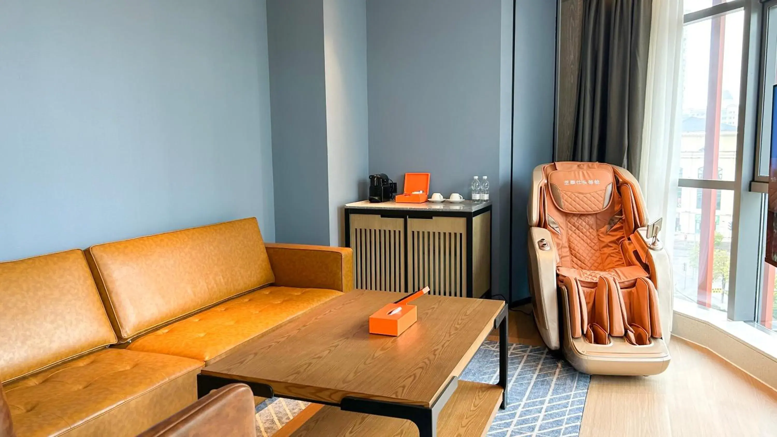 Junior King Suite with City View in Four Points by Sheraton Chongqing, Yongchuan Junior King Suite with City View in Four Points by Sheraton Chongqing, Yongchuan