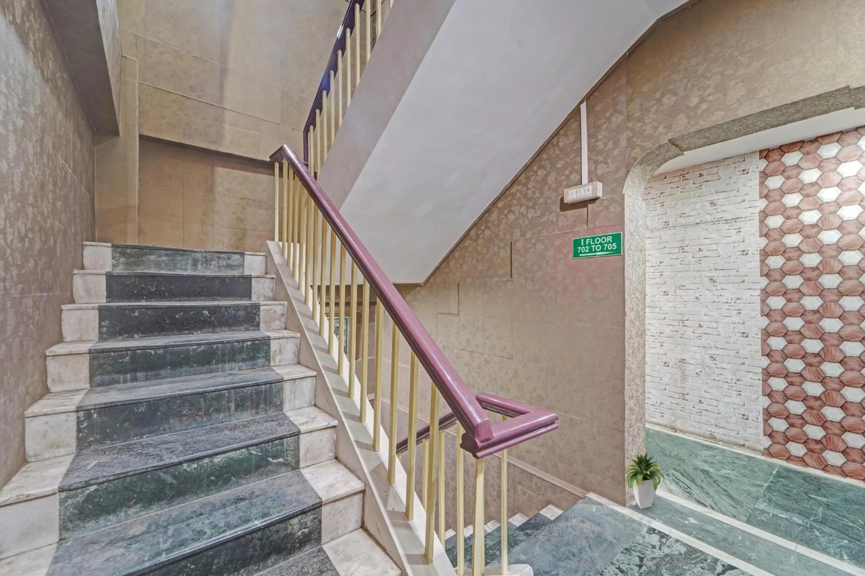 Lobby or reception in Collection O Pride Hospitality US Consulate