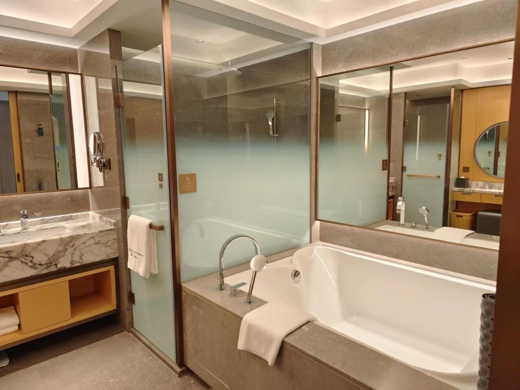 Bath in Wyndham Grand Zhaoqing Downtown