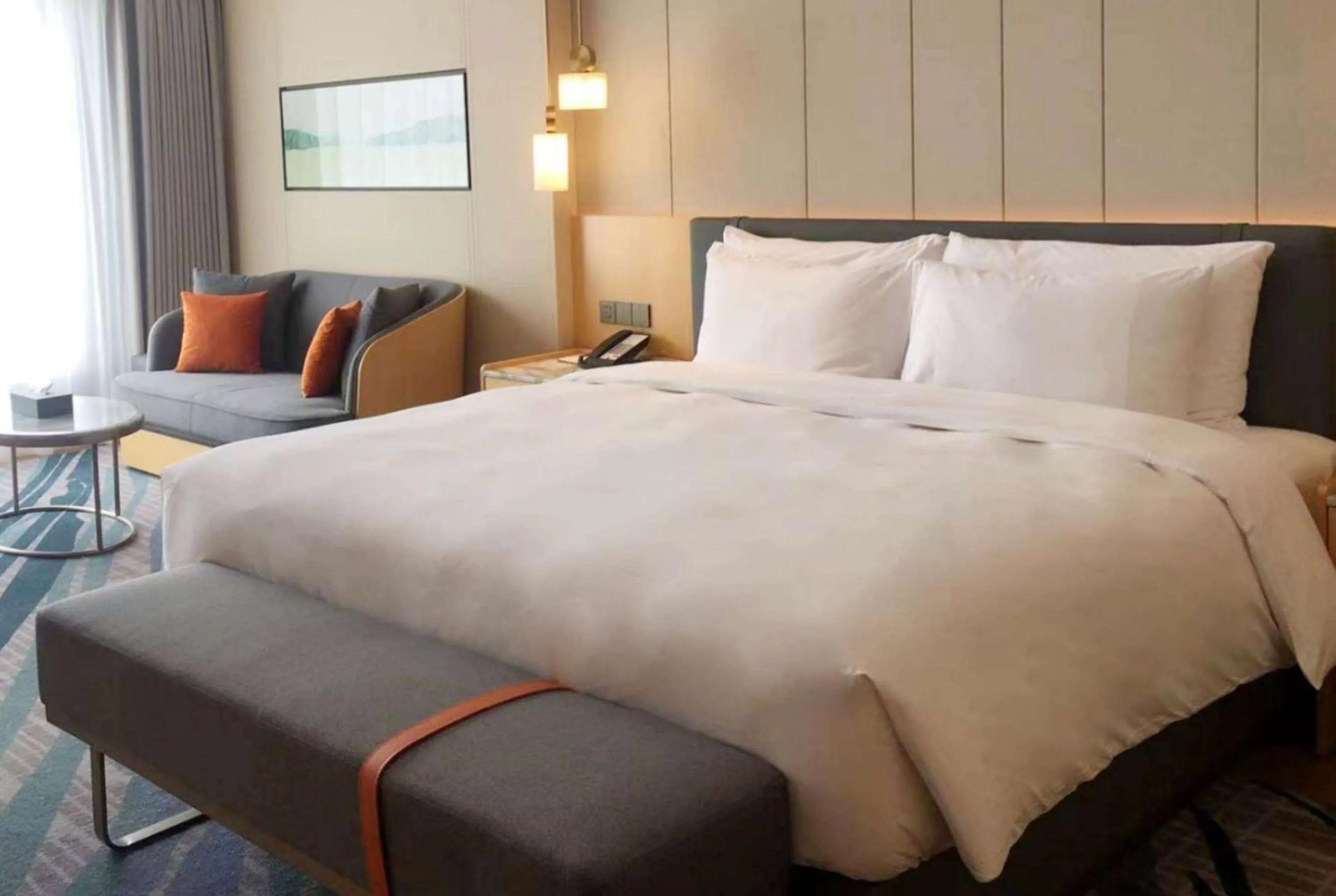 Photo of the whole room, Bed in Wyndham Grand Zhaoqing Downtown