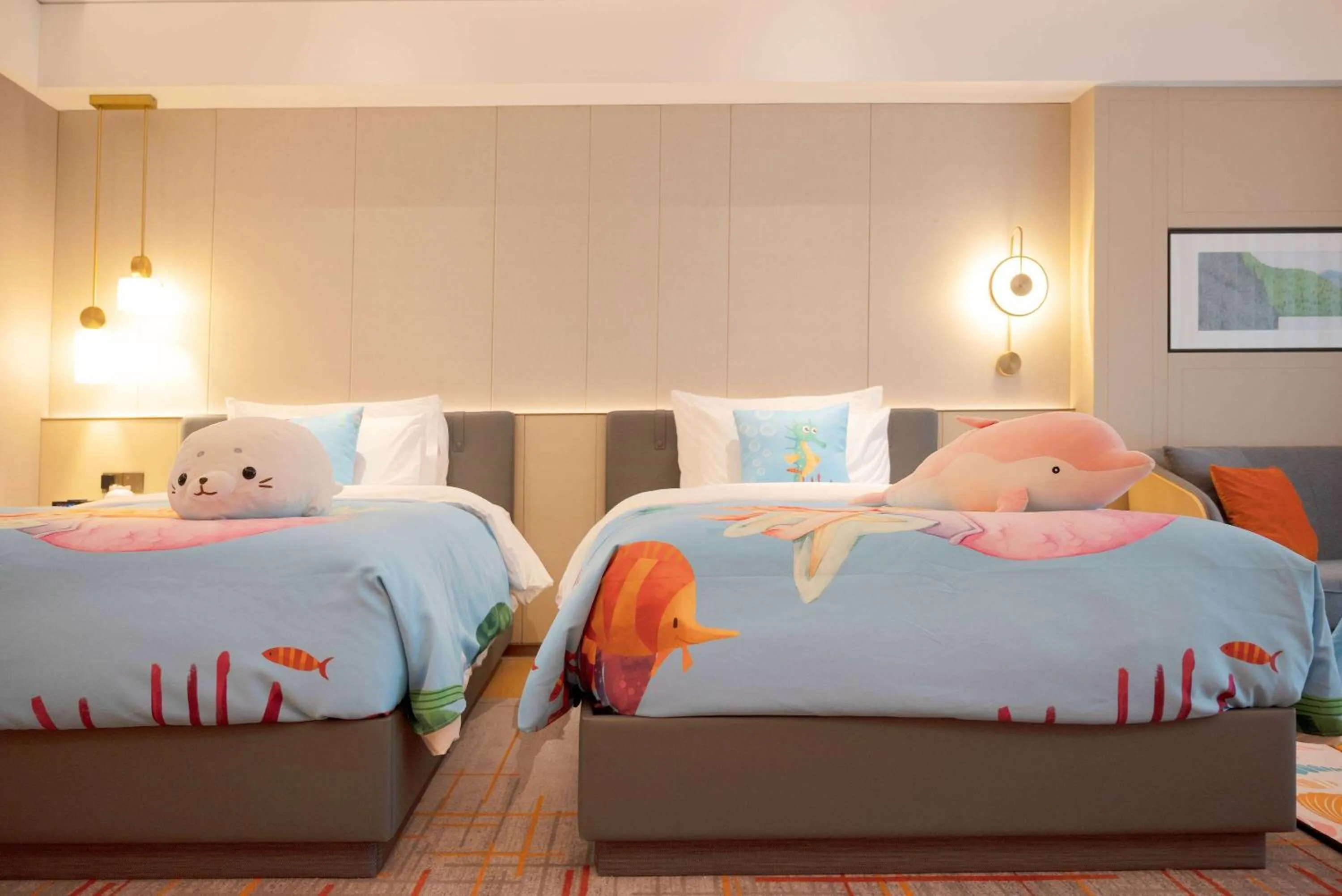 Photo of the whole room, Bed in Wyndham Grand Zhaoqing Downtown