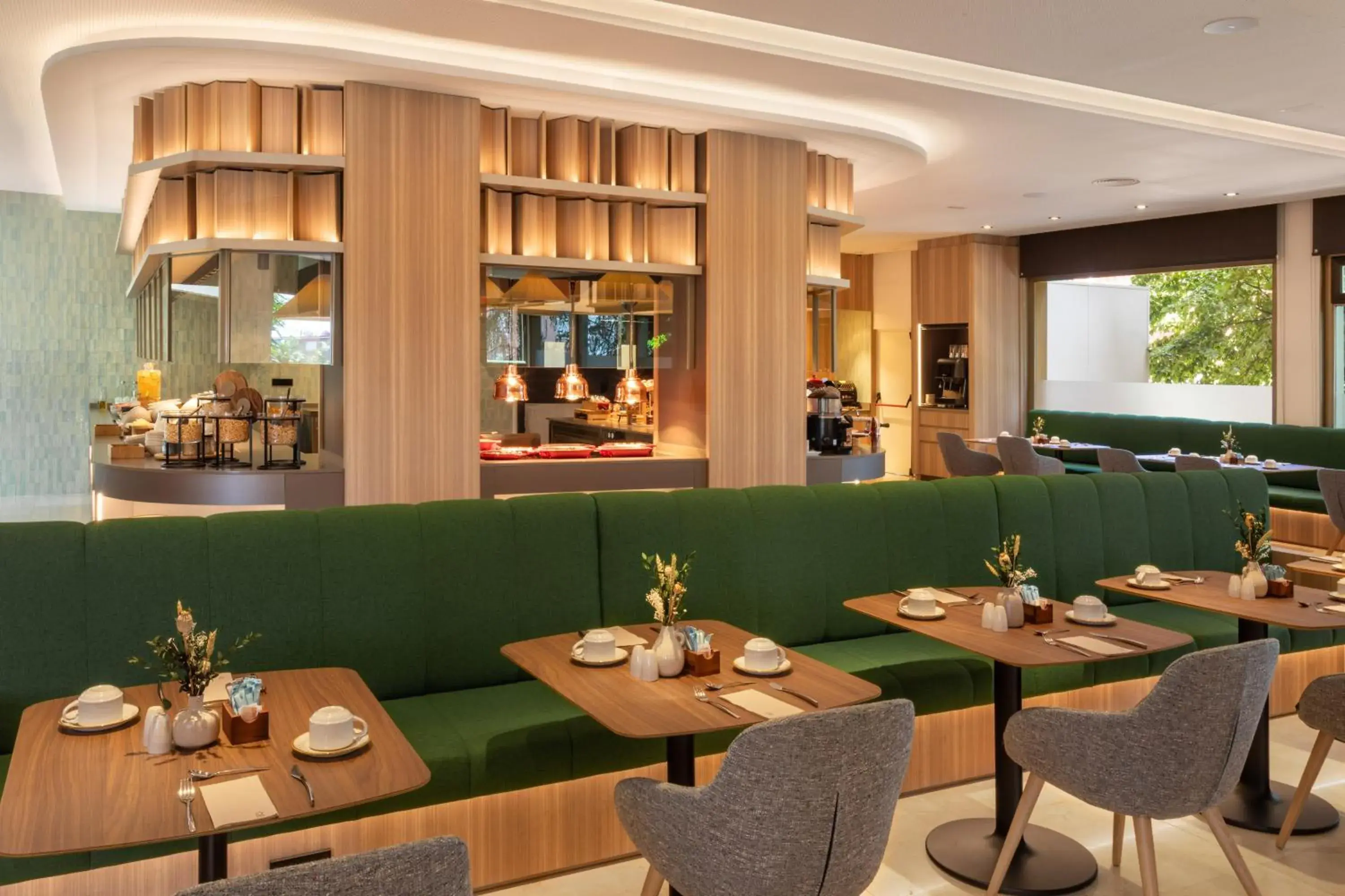 Restaurant/places to eat in Melia Barajas Restaurant/places to eat in Melia Barajas