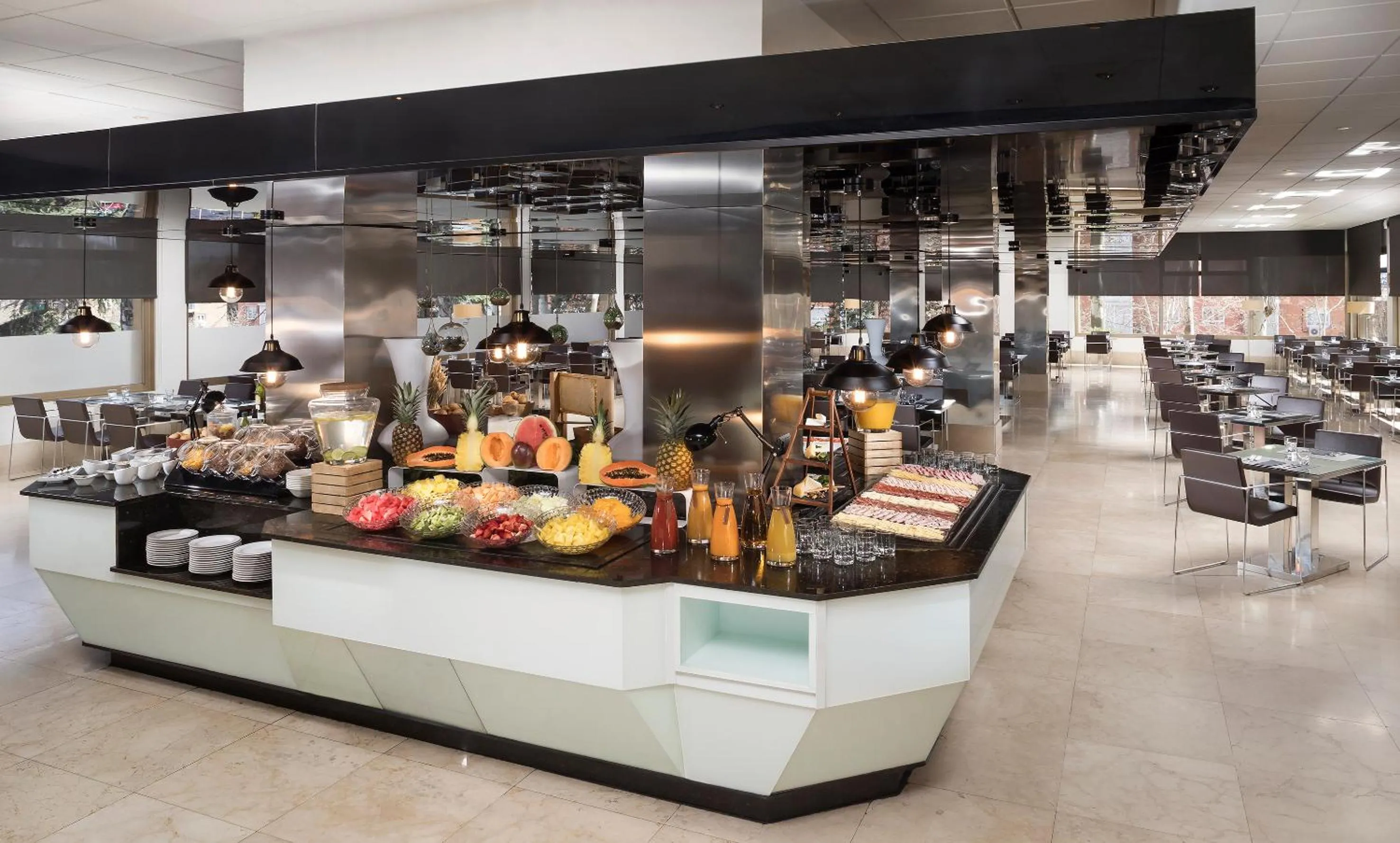 Buffet breakfast in Melia Barajas