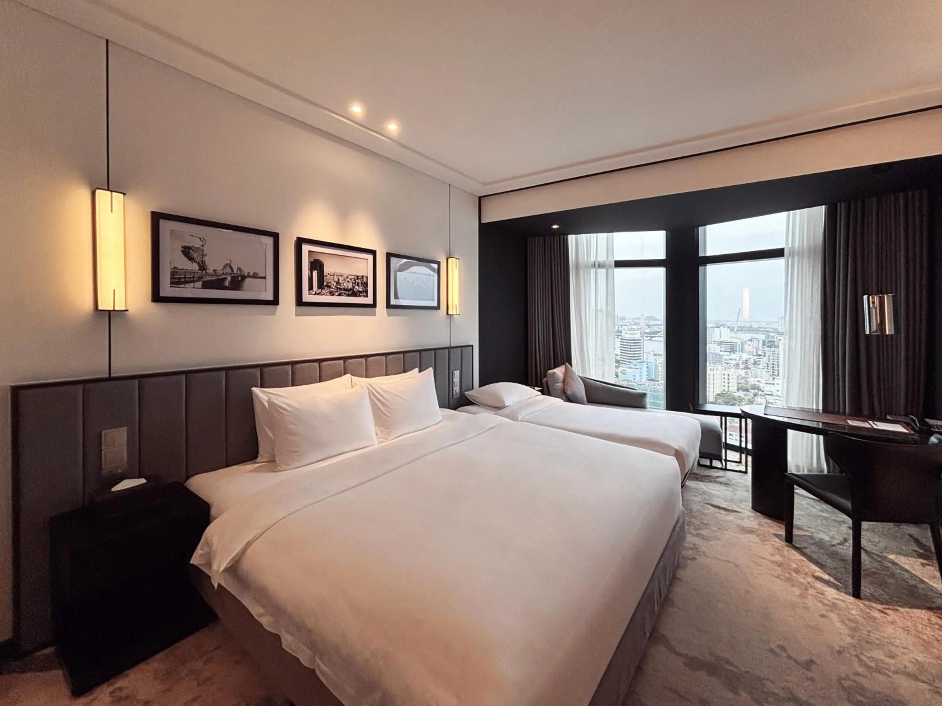 Bed in Crowne Plaza Danang City Centre by IHG