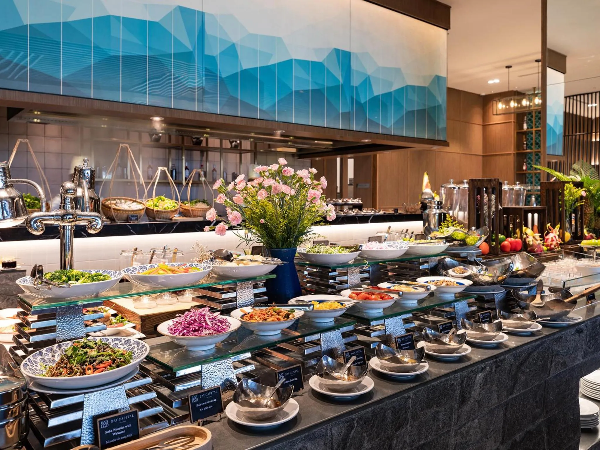 Restaurant/places to eat in Crowne Plaza Danang City Centre by IHG