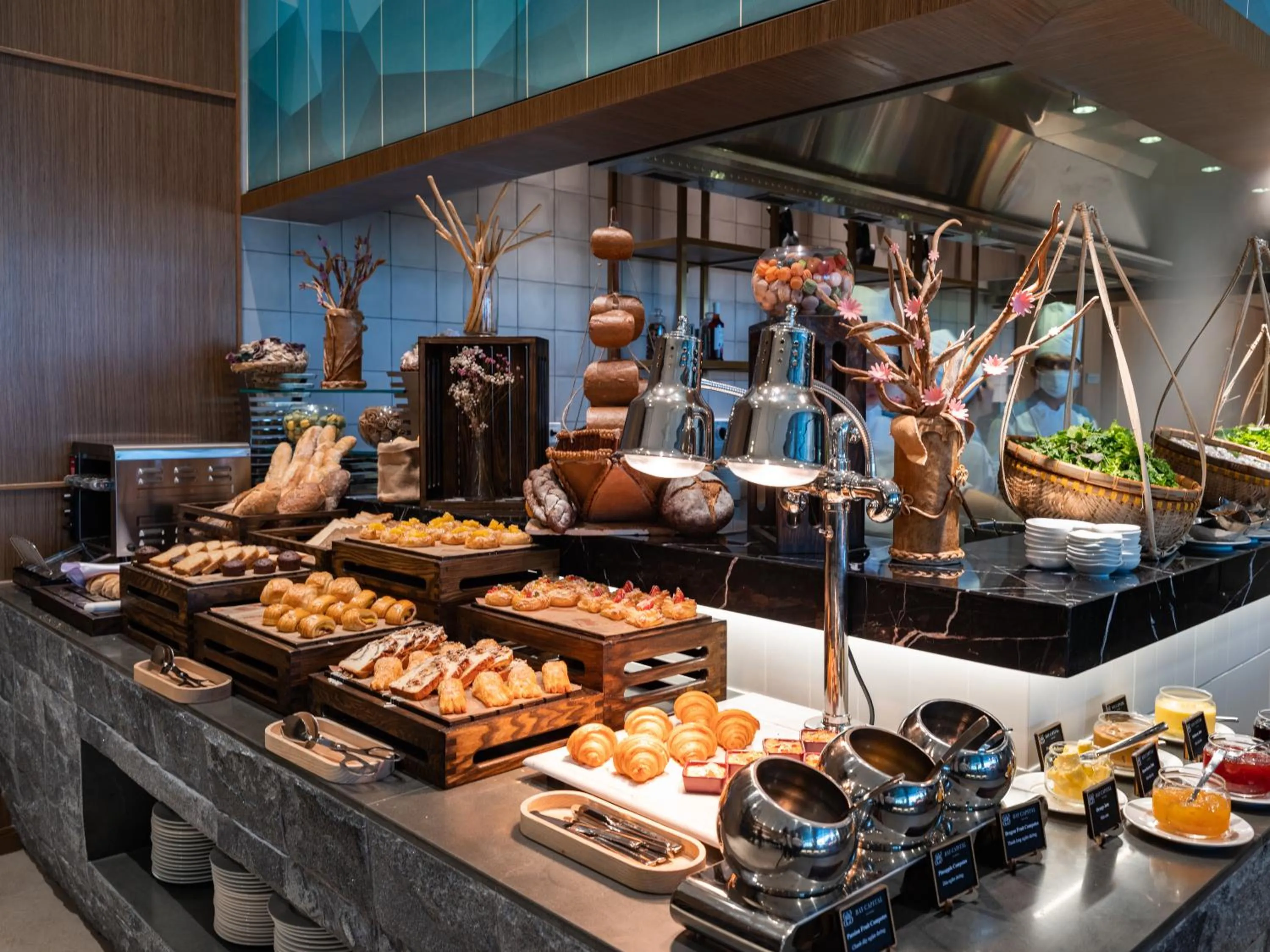 Food and drinks in Crowne Plaza Danang City Centre by IHG