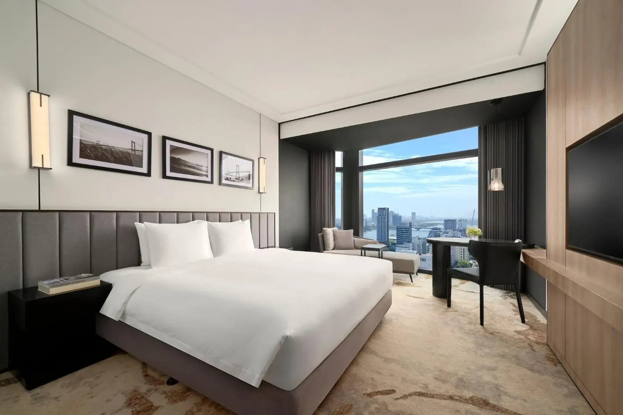 Standard Twin Room with River View in Crowne Plaza Danang City Centre by IHG Standard Twin Room with River View in Crowne Plaza Danang City Centre by IHG
