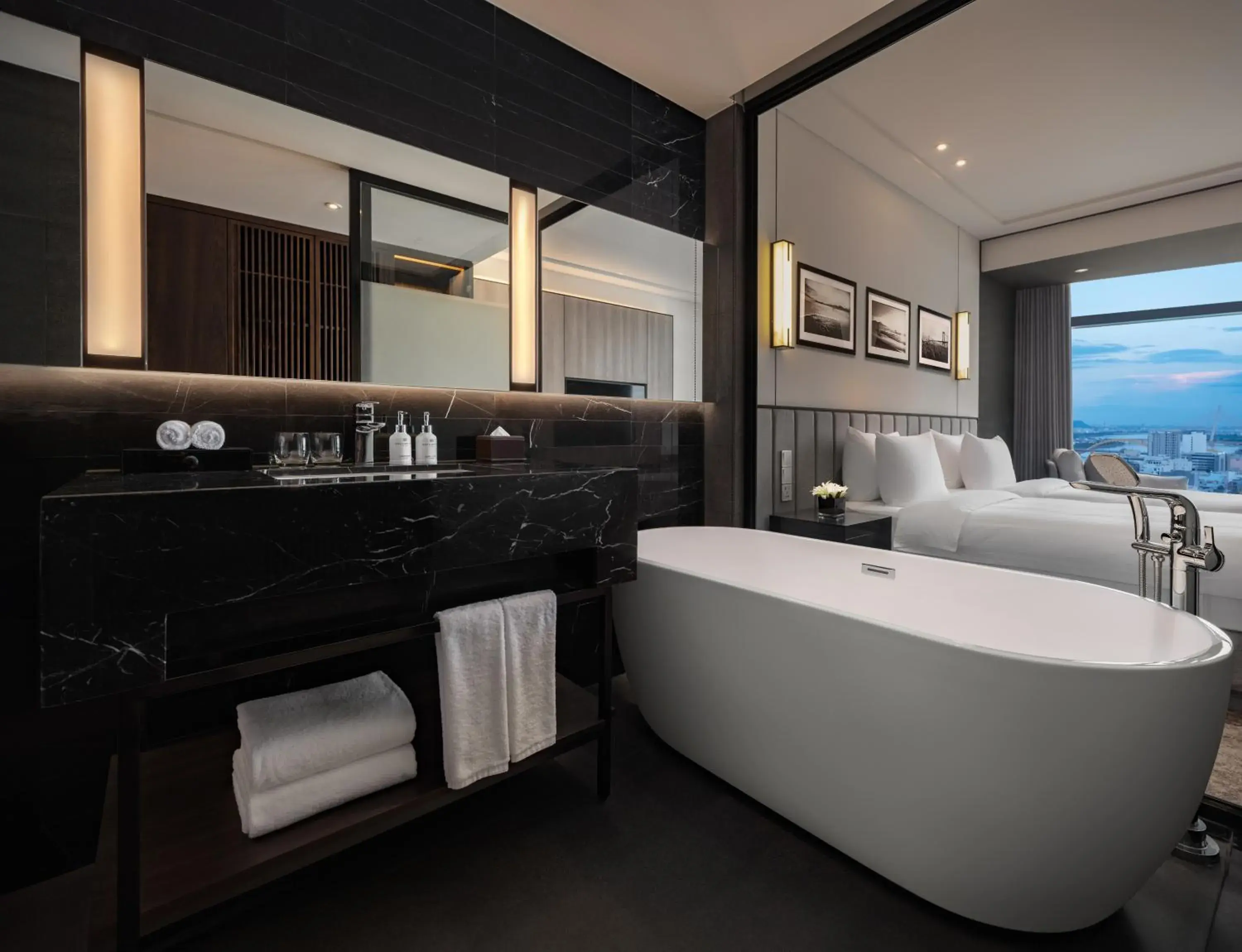 Bathroom, Bed in Crowne Plaza Danang City Centre by IHG Bathroom, Bed in Crowne Plaza Danang City Centre by IHG
