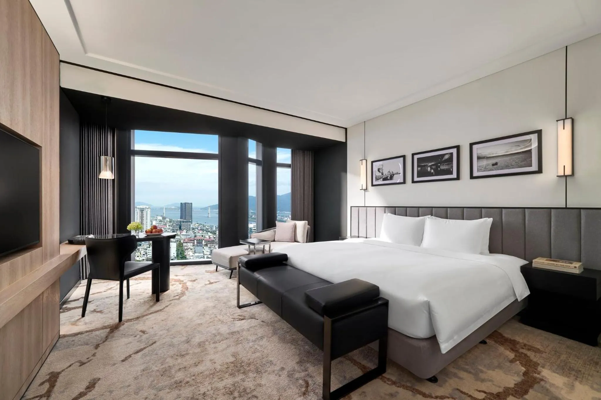 Property building, Bed in Crowne Plaza Danang City Centre by IHG