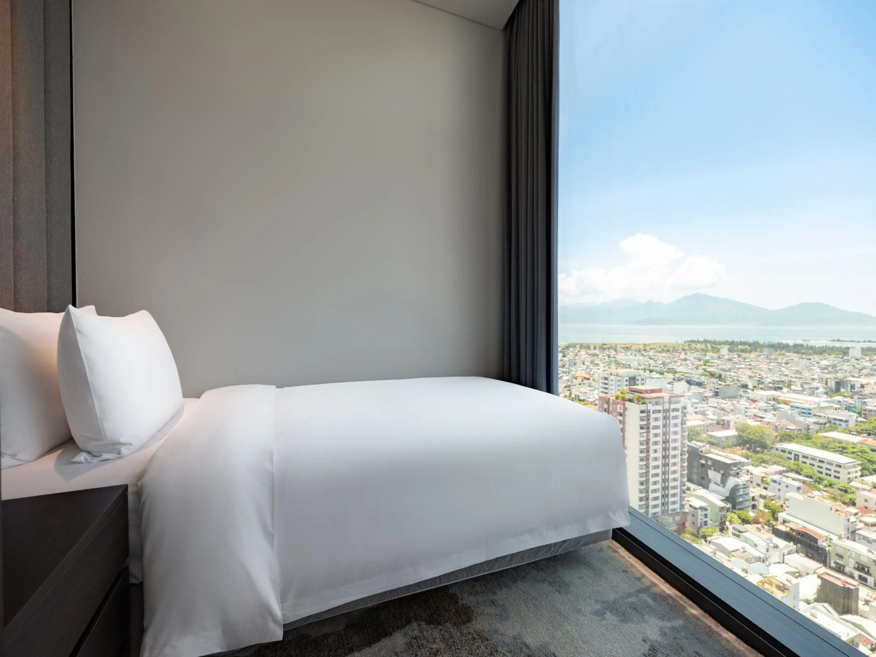 Bed in Crowne Plaza Danang City Centre by IHG