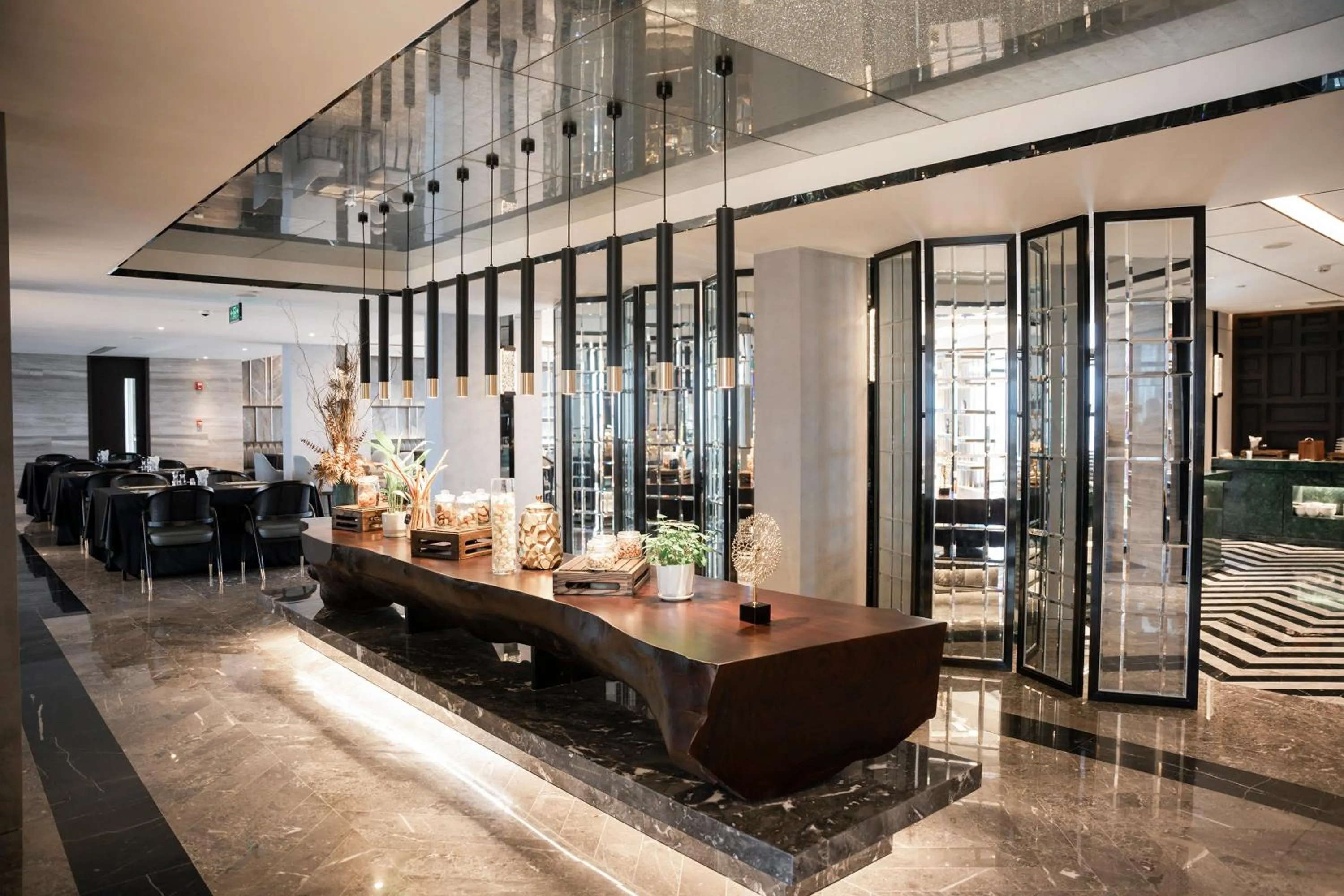 Lounge or bar in Crowne Plaza Danang City Centre by IHG