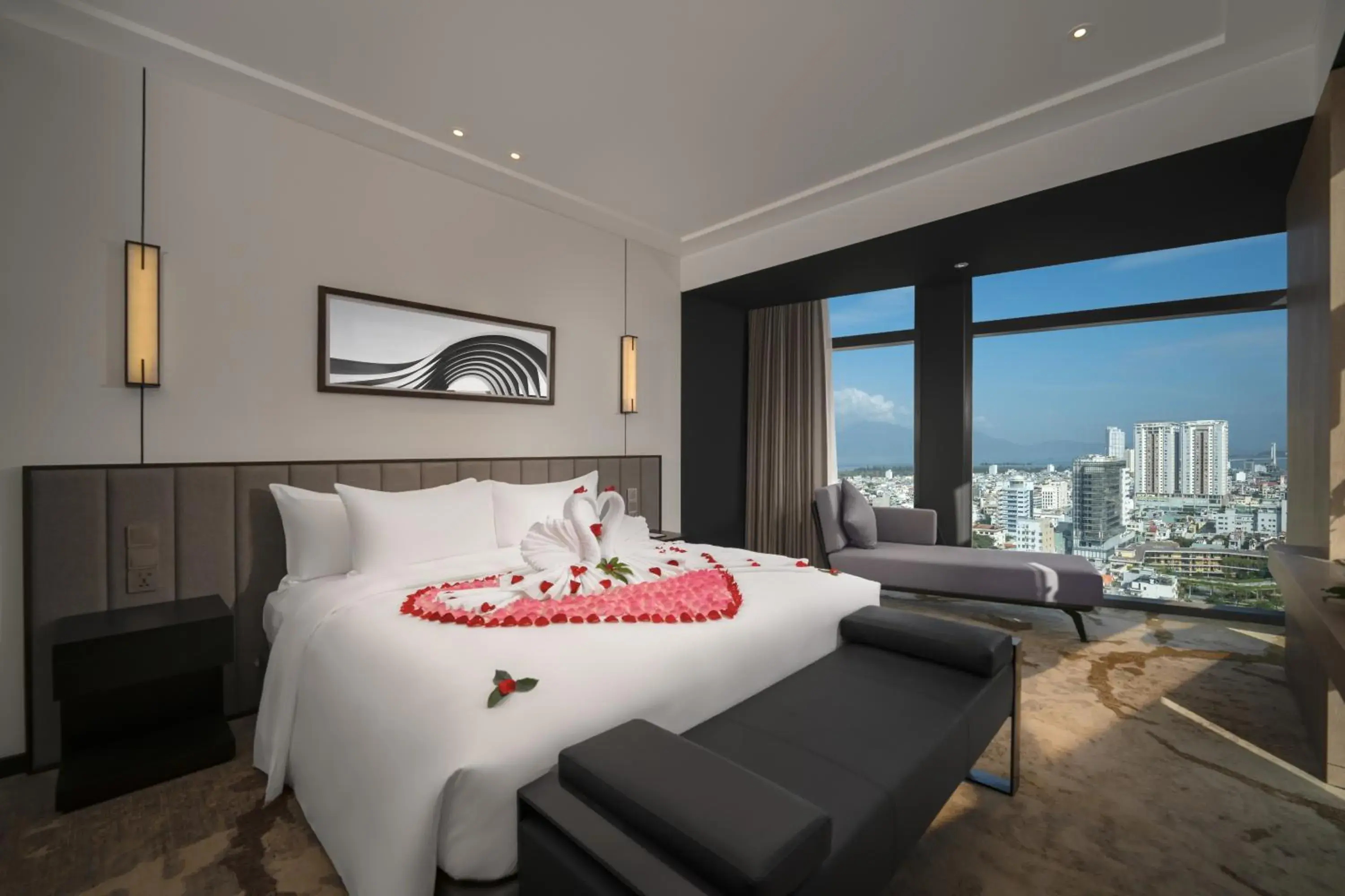 Bed in Crowne Plaza Danang City Centre by IHG Bed in Crowne Plaza Danang City Centre by IHG