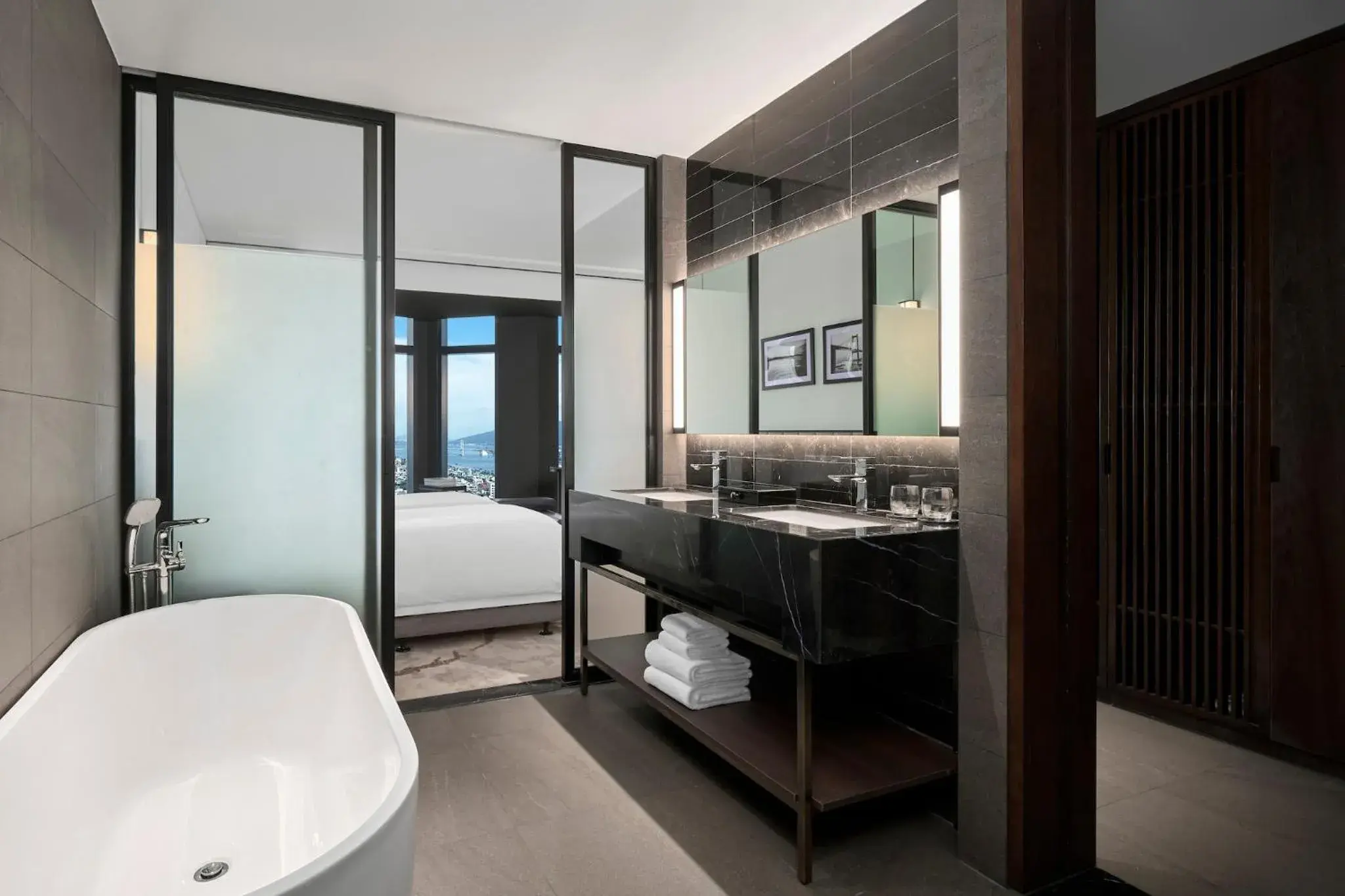 1 King Premium River view Lounge Access in Crowne Plaza Danang City Centre by IHG 1 King Premium River view Lounge Access in Crowne Plaza Danang City Centre by IHG