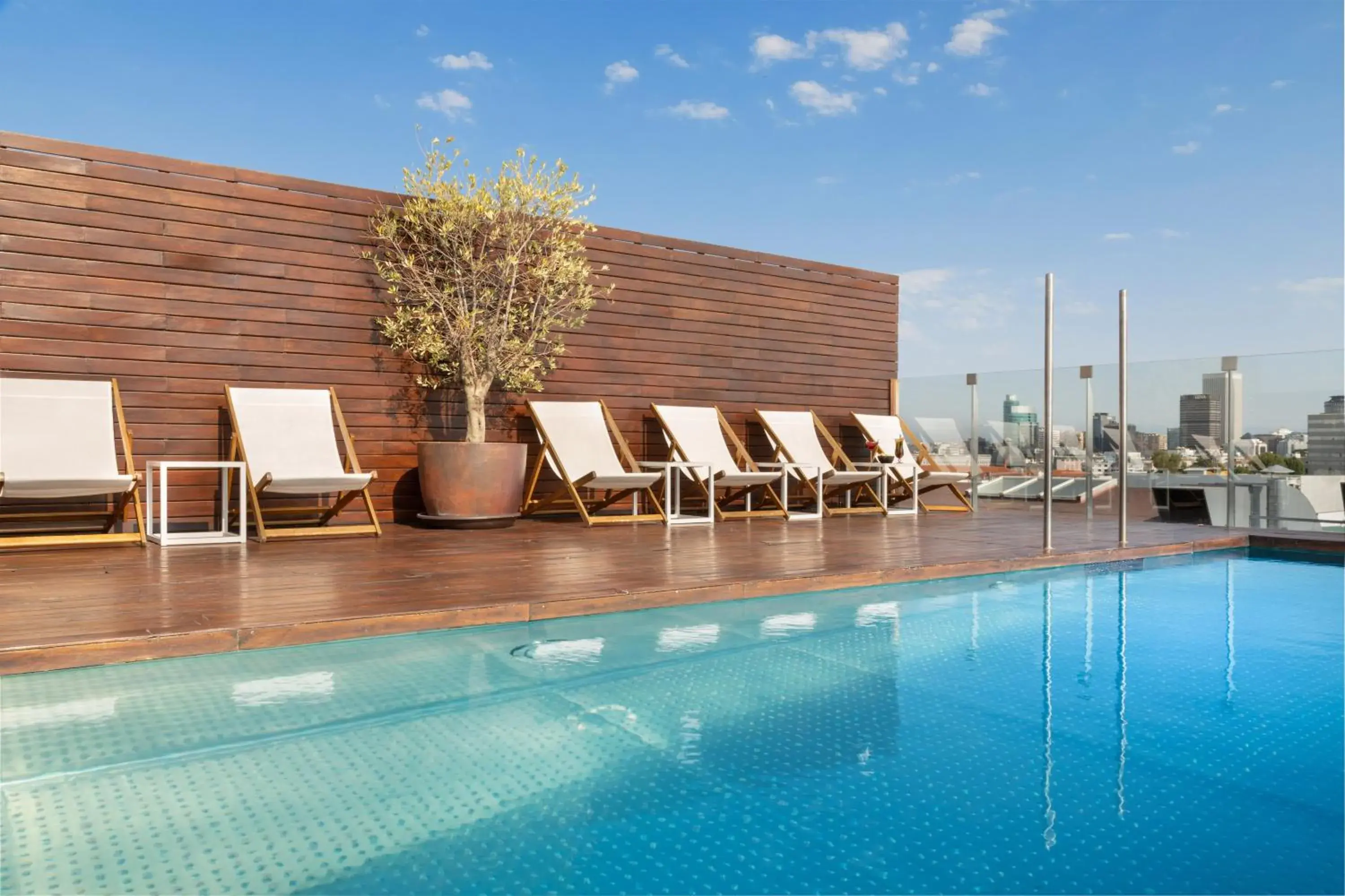 Swimming pool in Melia Madrid Serrano Swimming pool in Melia Madrid Serrano