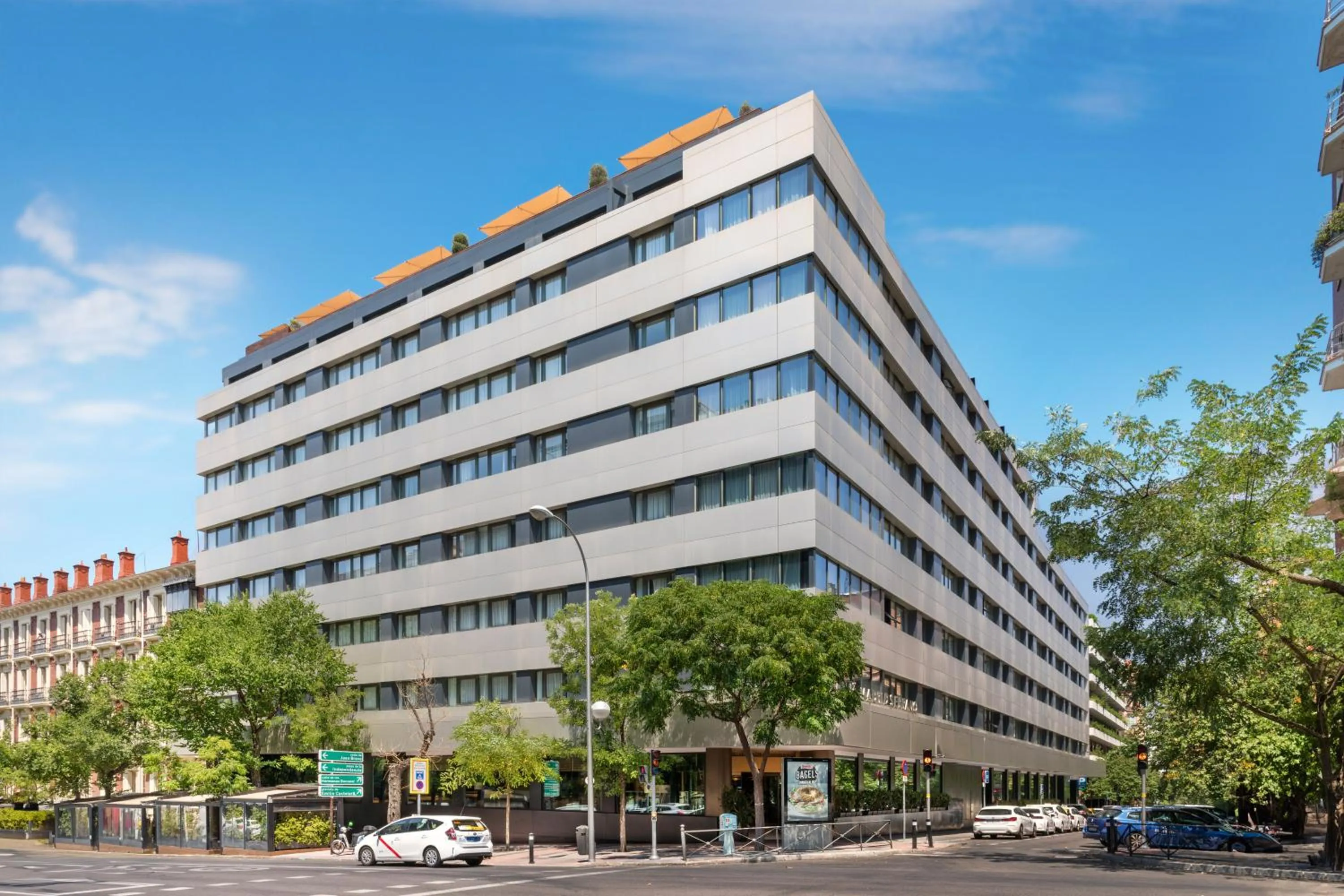 Property building in Melia Madrid Serrano