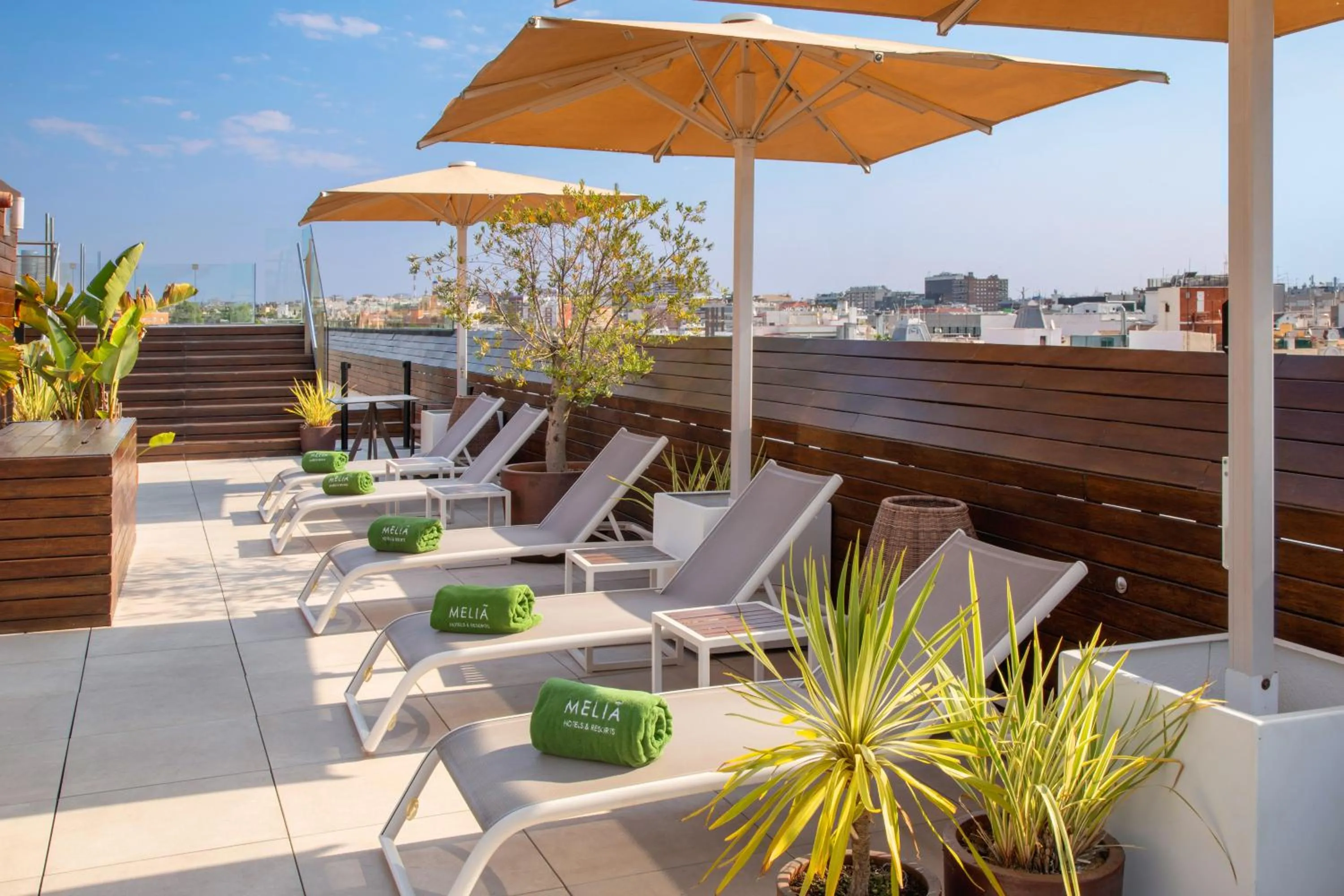 Swimming pool in Melia Madrid Serrano