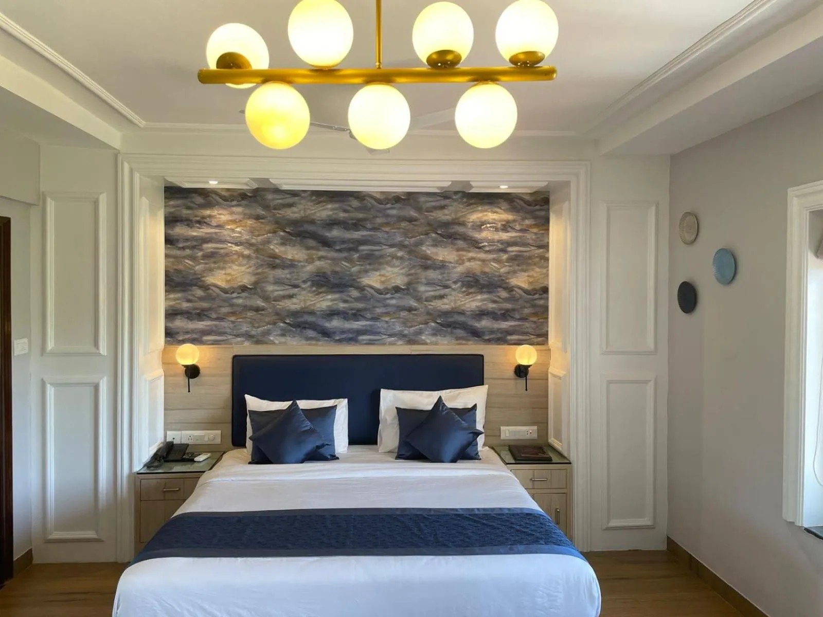 Bed in Le Seasons Resort