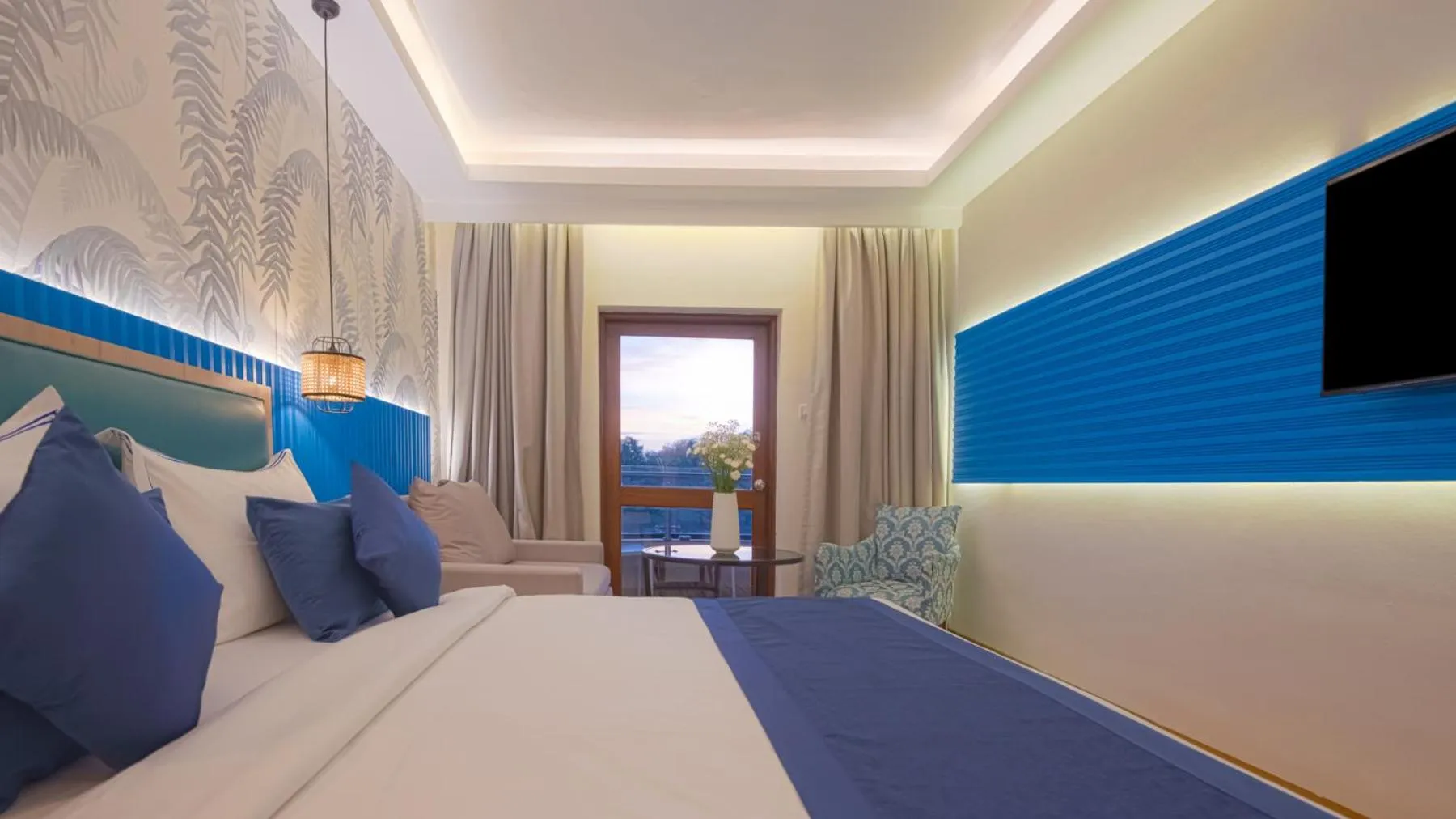 Bedroom, Bed in Le Seasons Resort