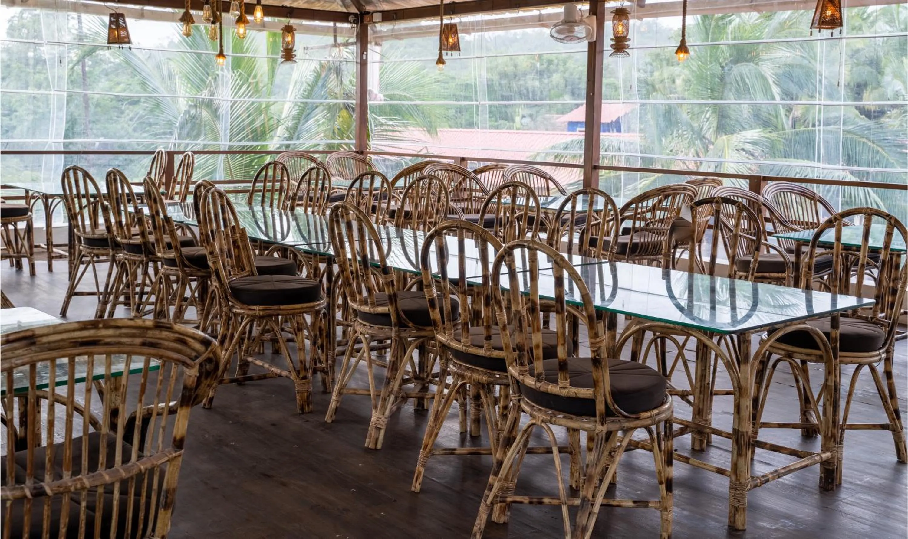 Restaurant/places to eat in DhanRains Moonlight Retreat Cottages