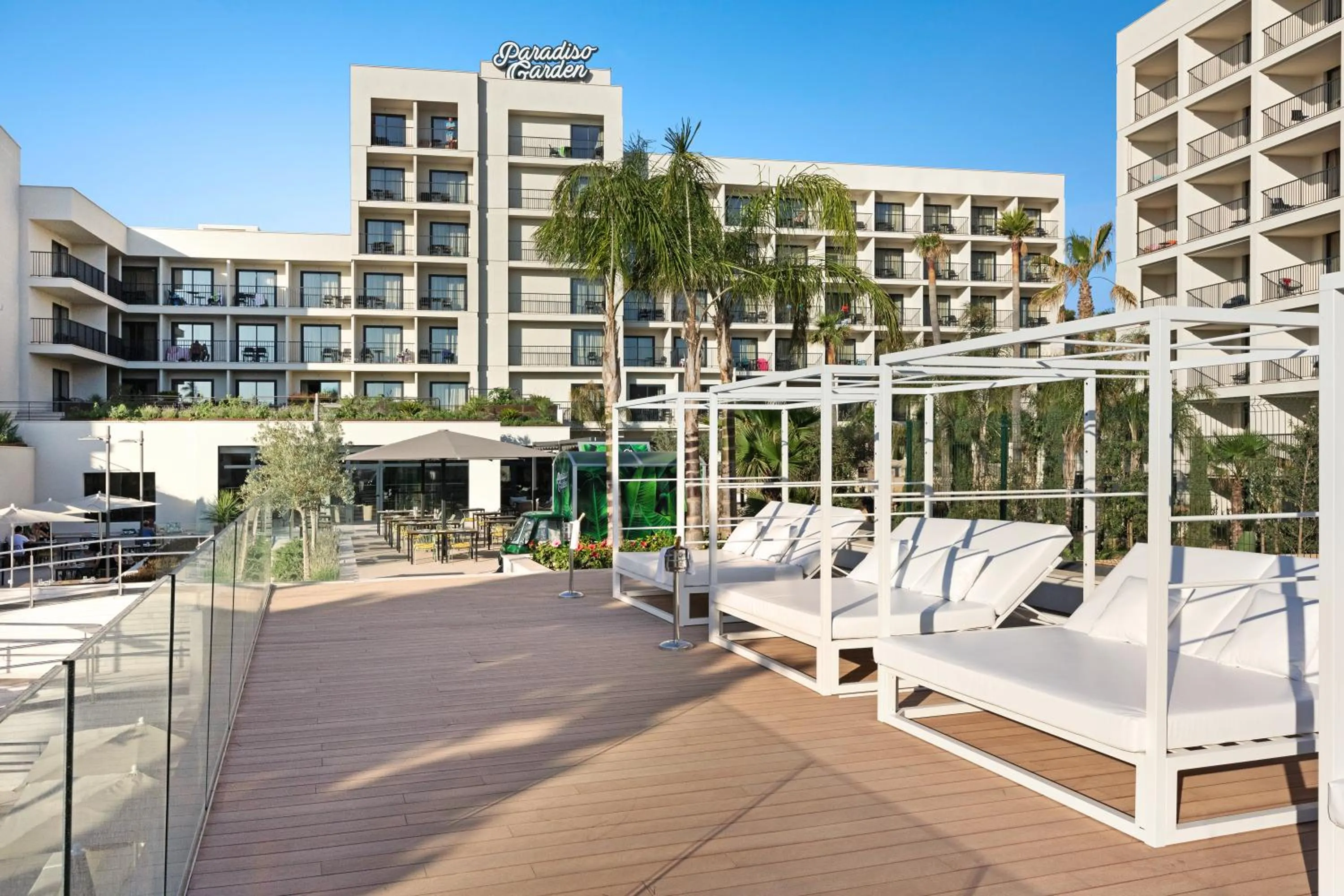 Swimming pool in Hotel Paradiso Garden