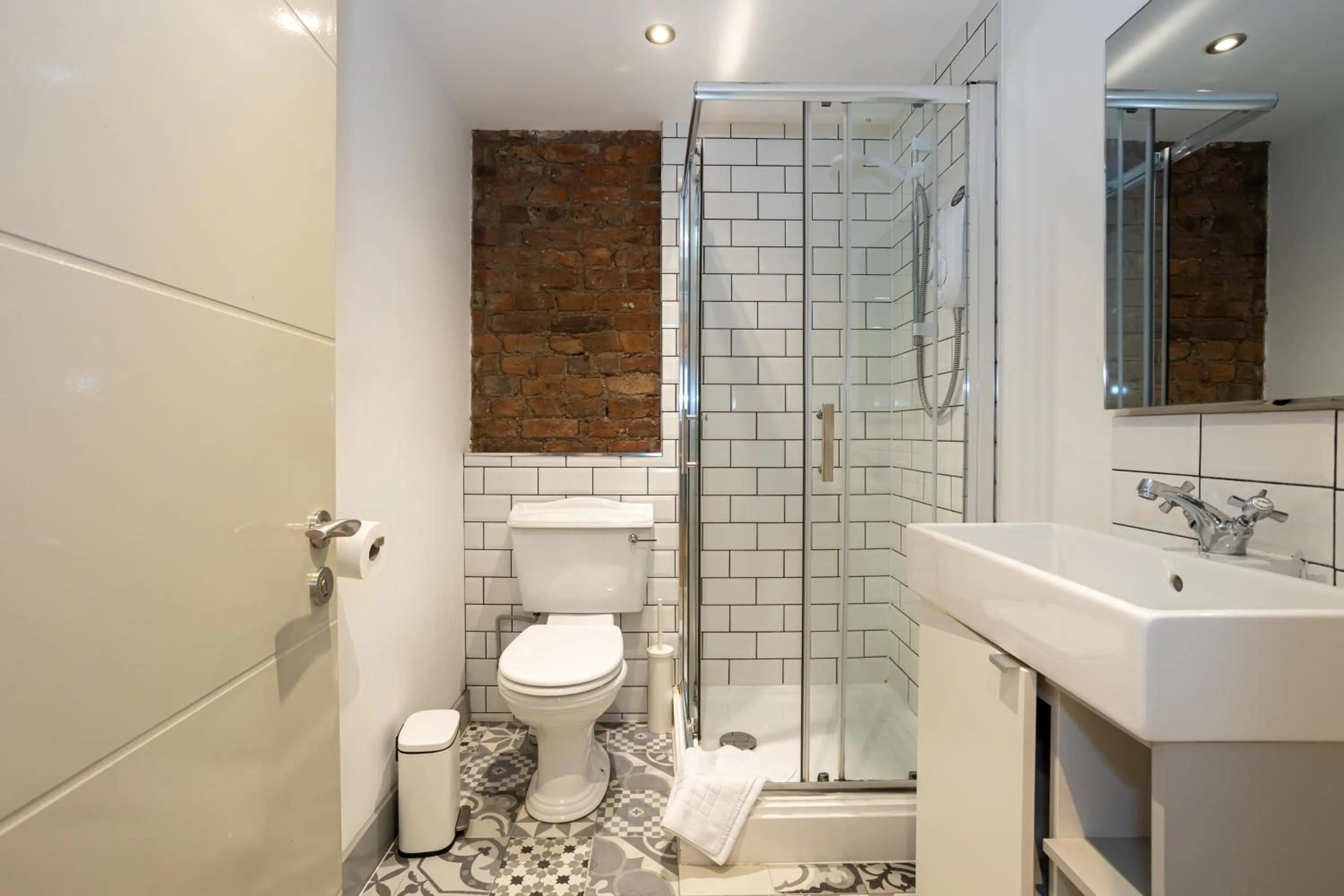 Pillo Rooms Serviced Apartments - Salford