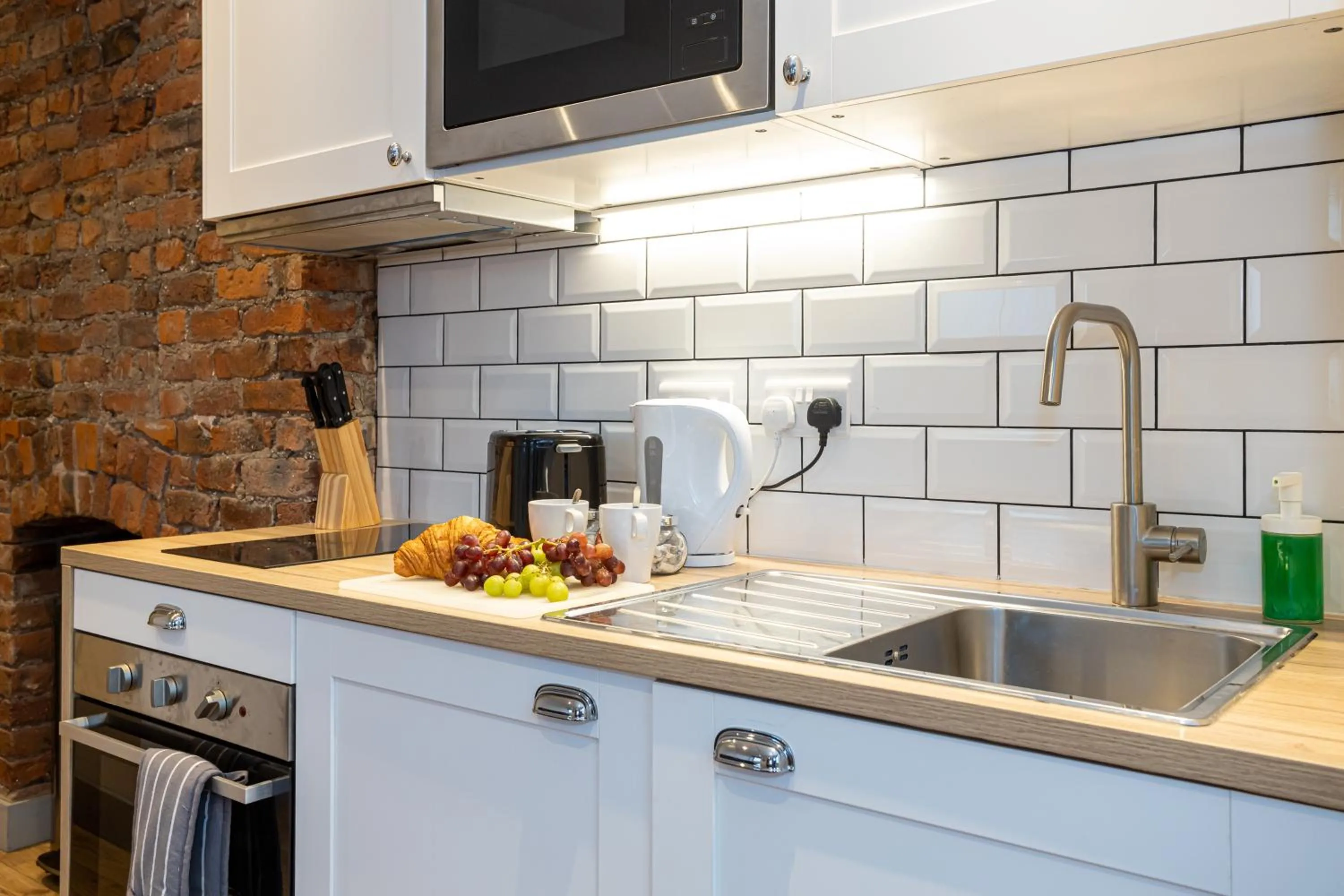 Pillo Rooms Serviced Apartments - Salford