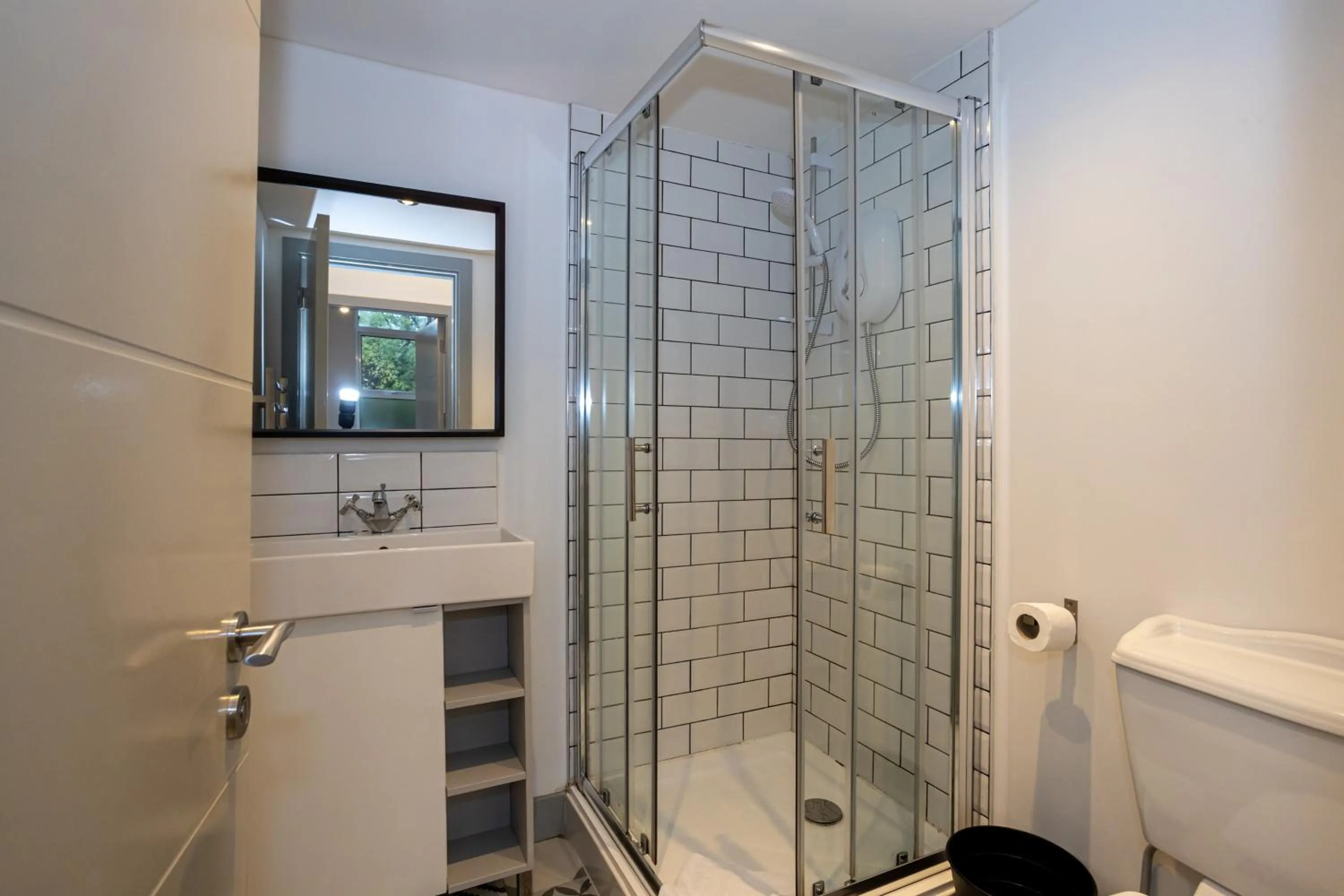 Pillo Rooms Serviced Apartments - Salford