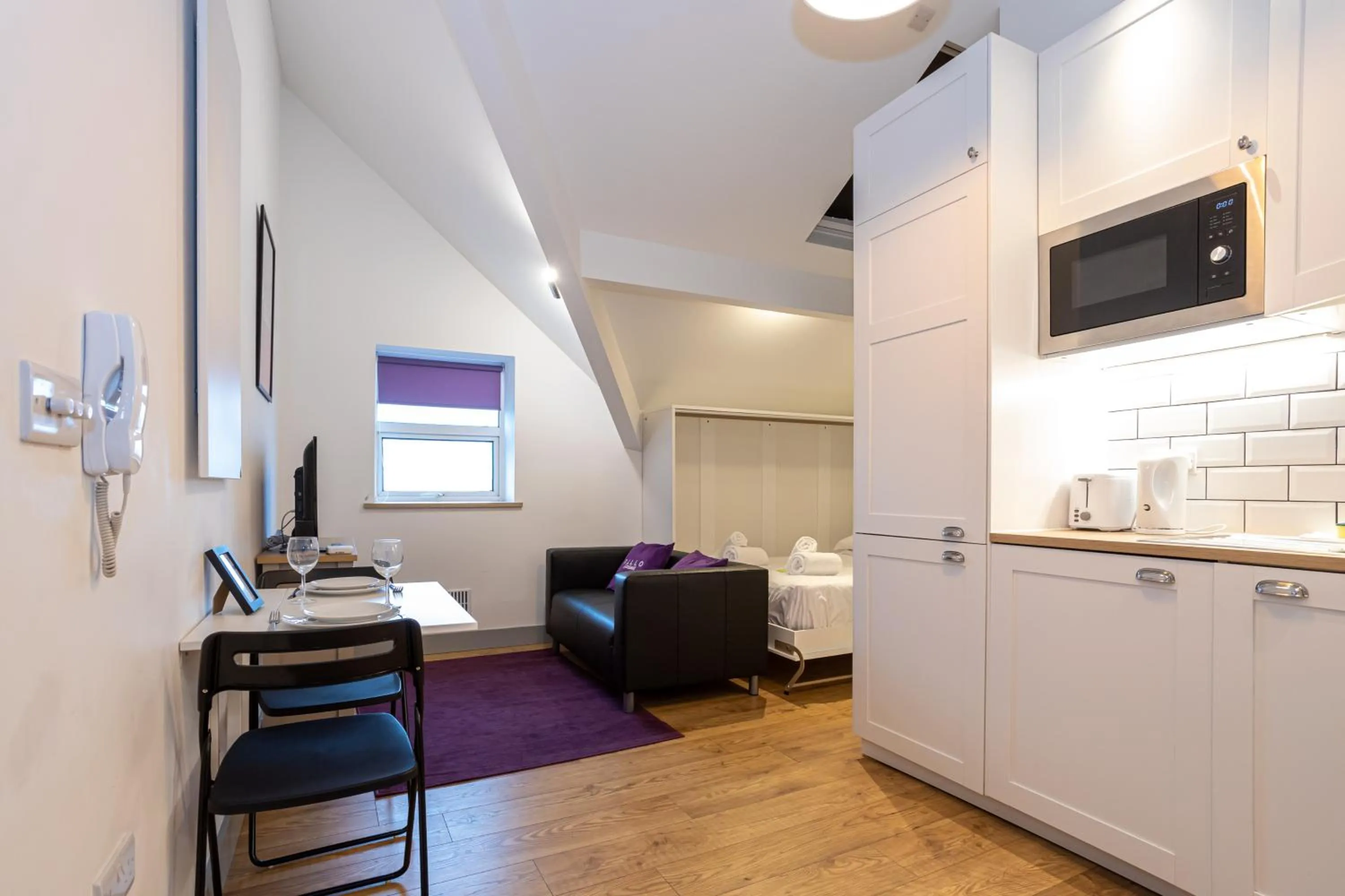 Pillo Rooms Serviced Apartments - Salford
