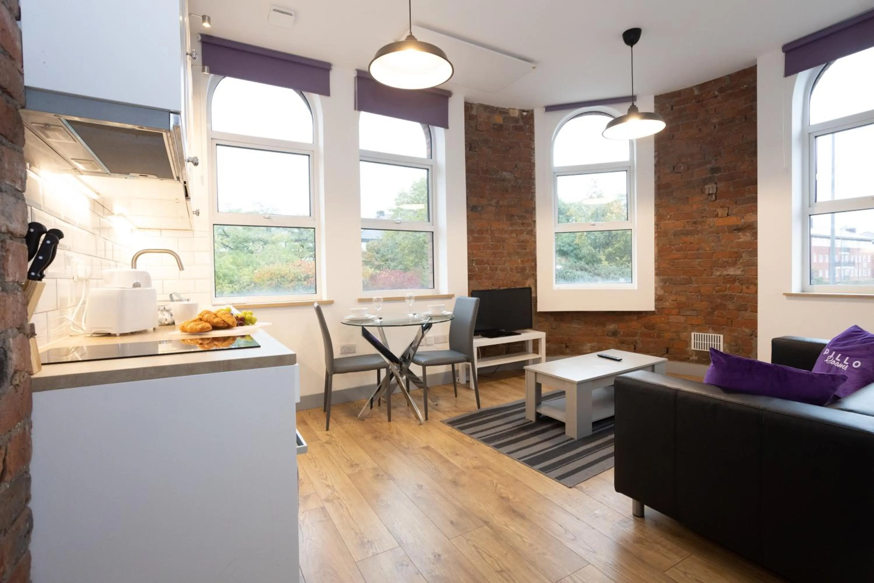 Pillo Rooms Serviced Apartments - Salford