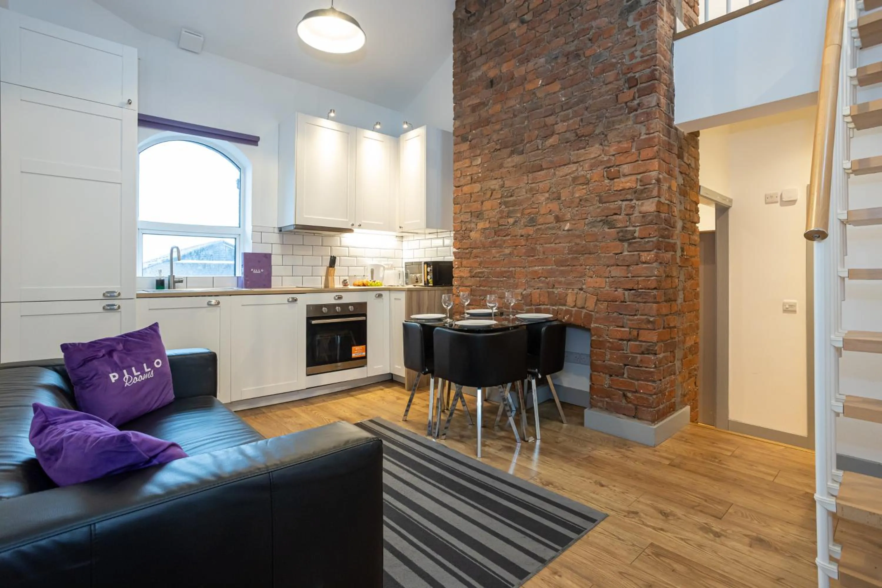 Pillo Rooms Serviced Apartments - Salford