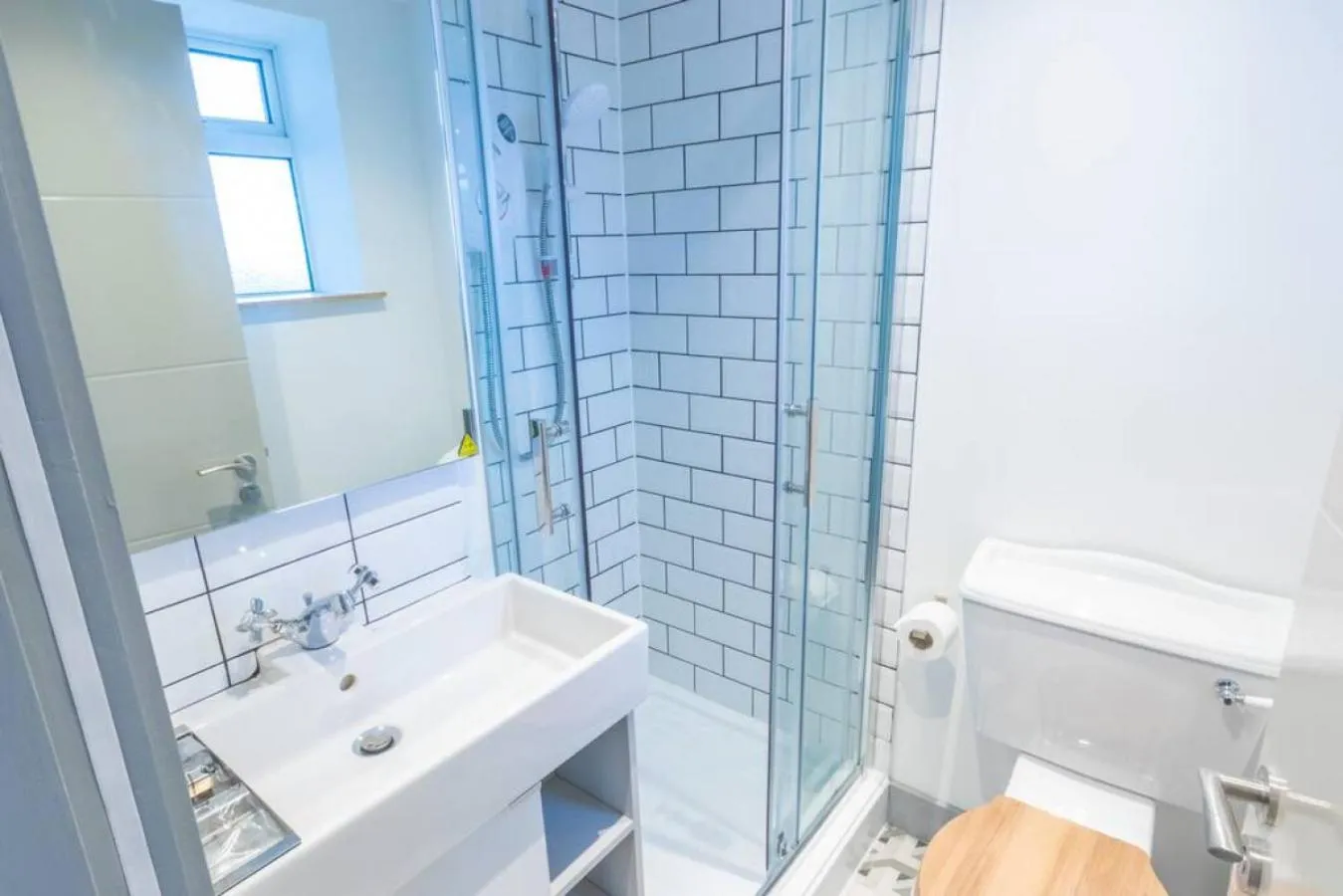 Pillo Rooms Serviced Apartments - Salford