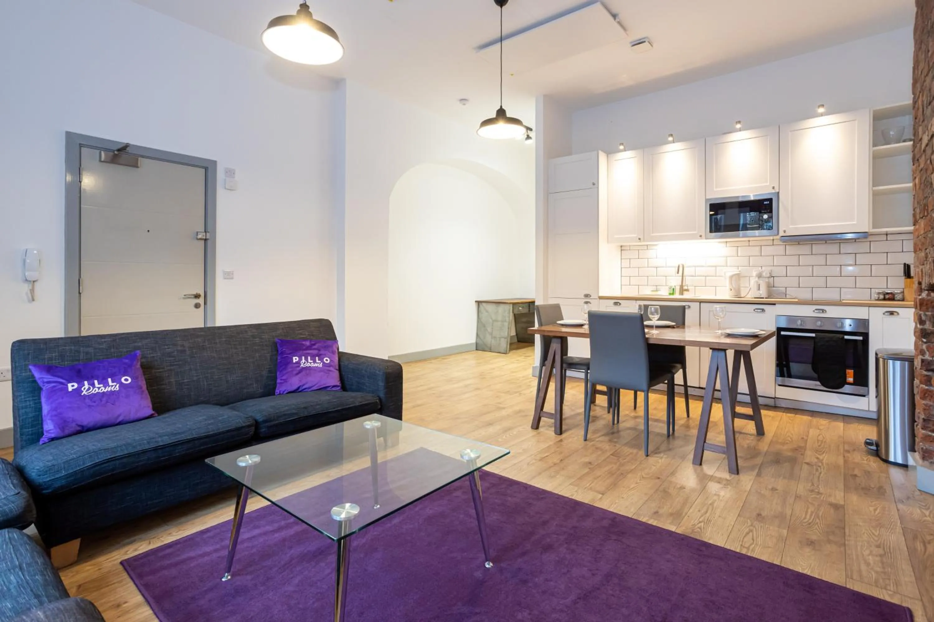 Pillo Rooms Serviced Apartments - Salford