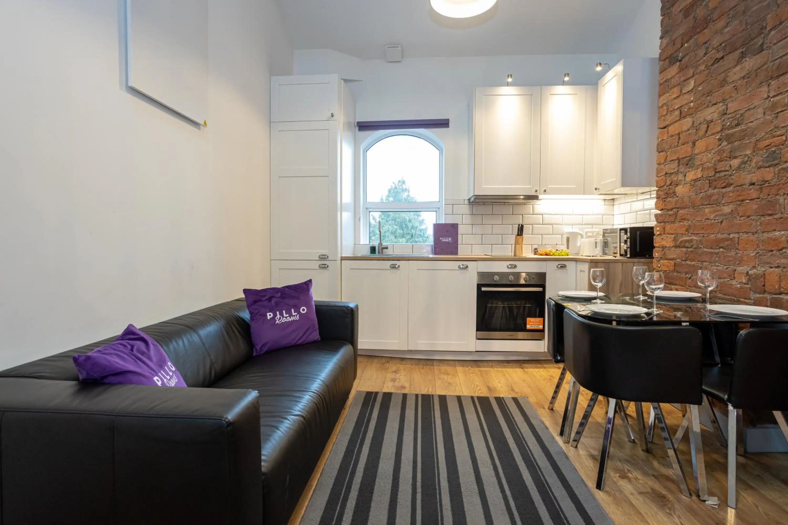 Pillo Rooms Serviced Apartments - Salford