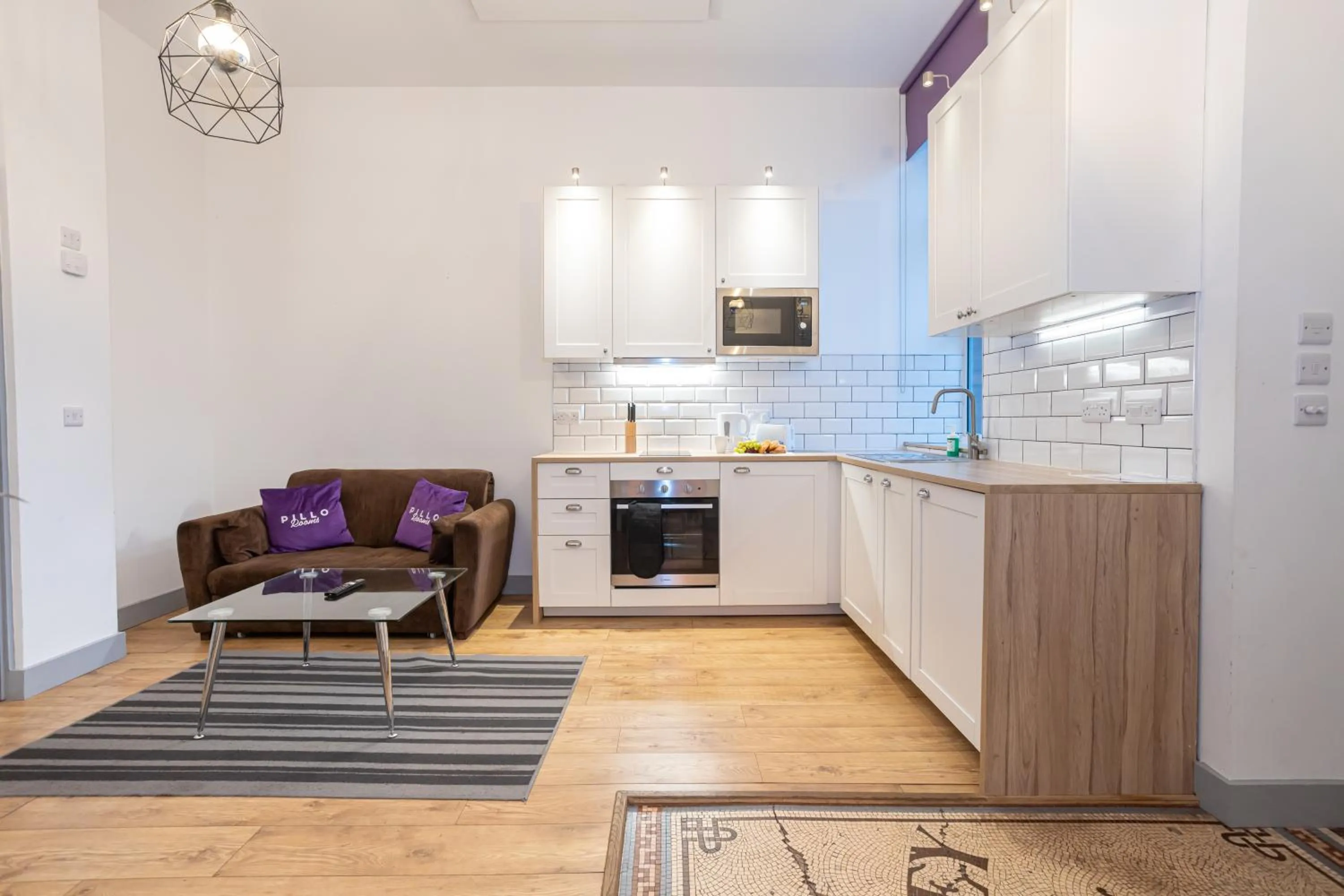 Pillo Rooms Serviced Apartments - Salford