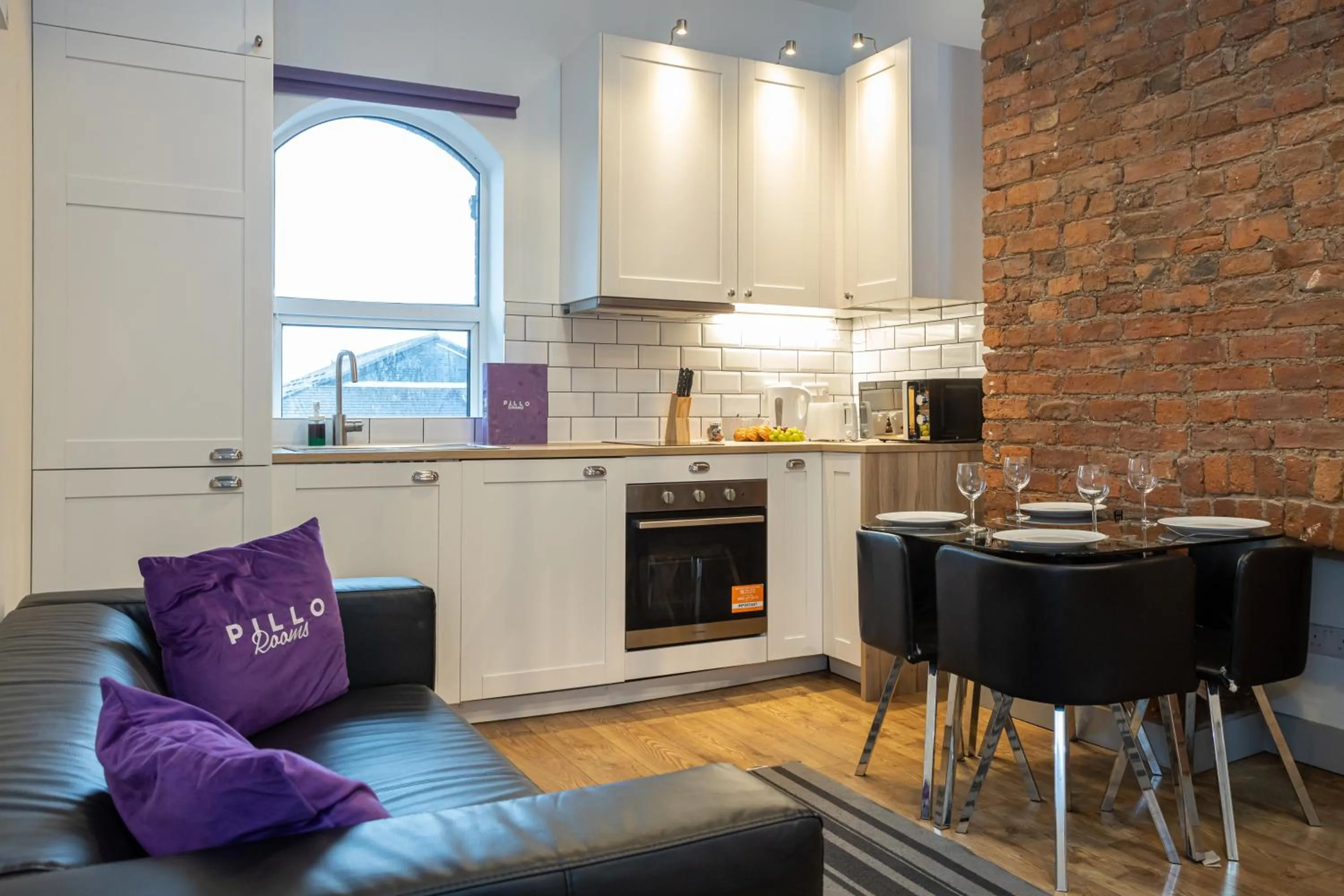 Pillo Rooms Serviced Apartments - Salford