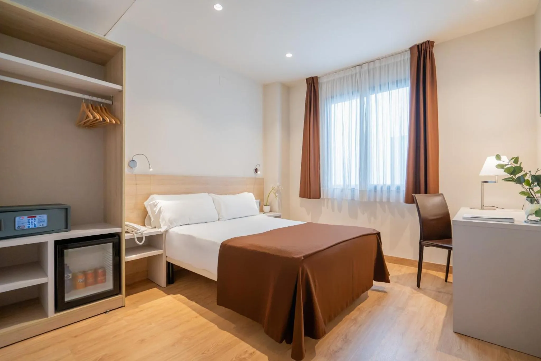 Bed in Hotel Glòries