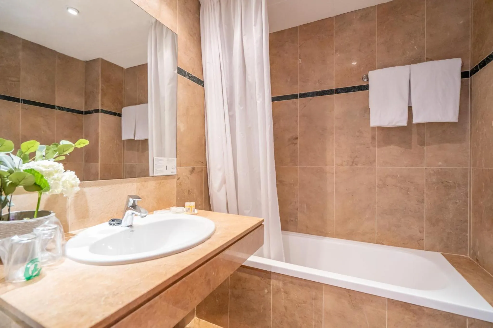 Shower in Hotel Glòries