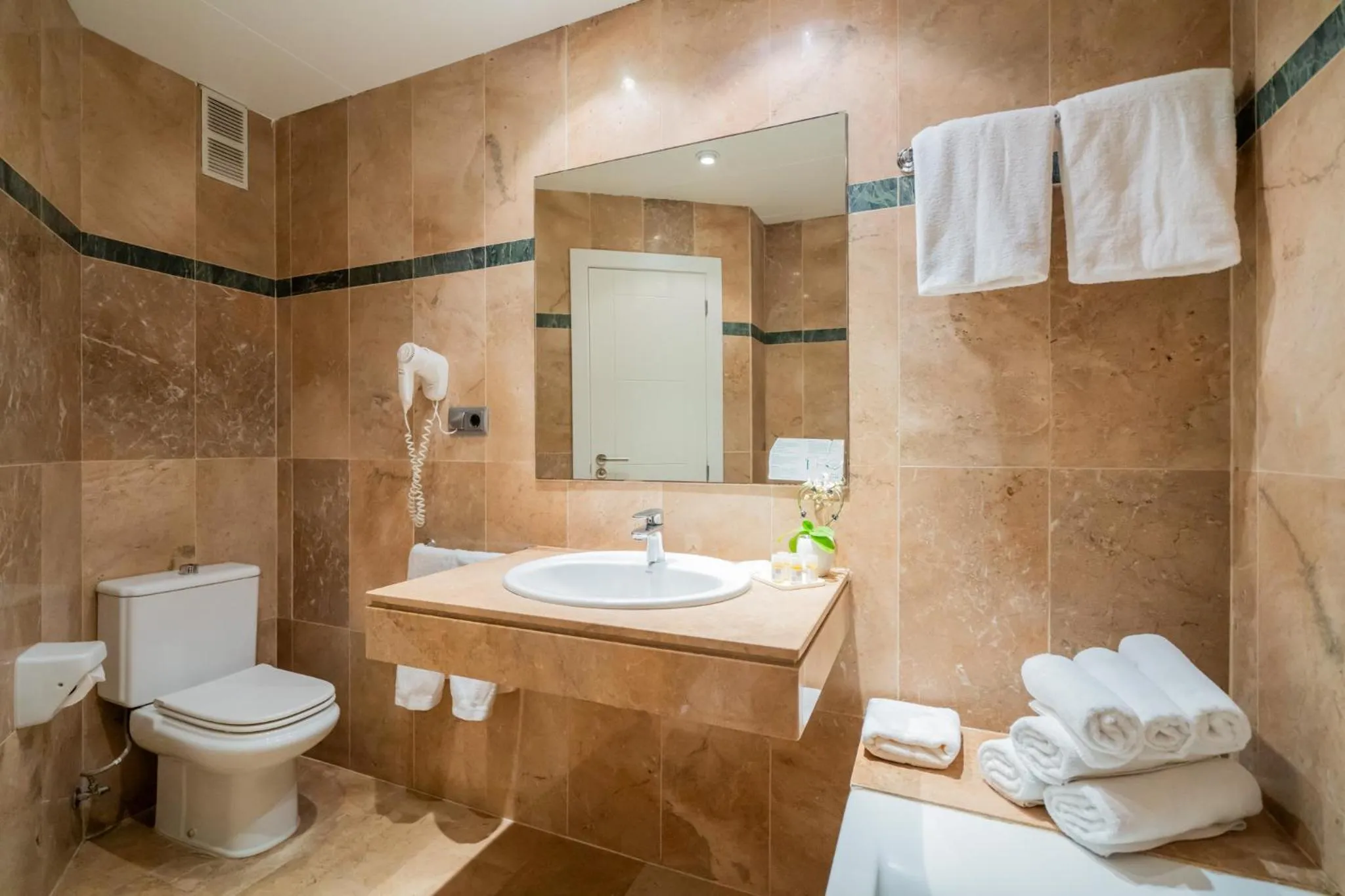 Bathroom in Hotel Glòries