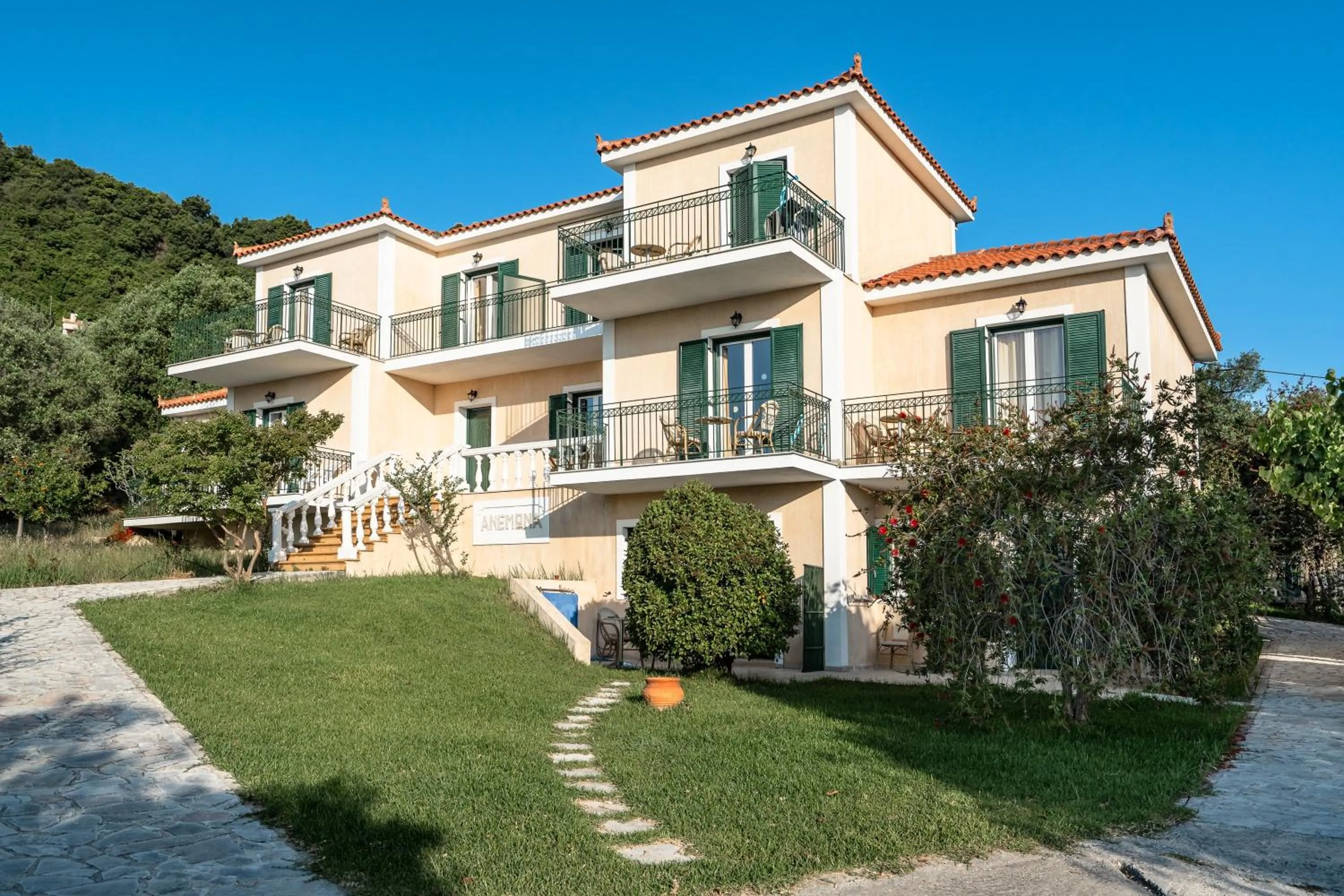Property building in Anemona apartment 1