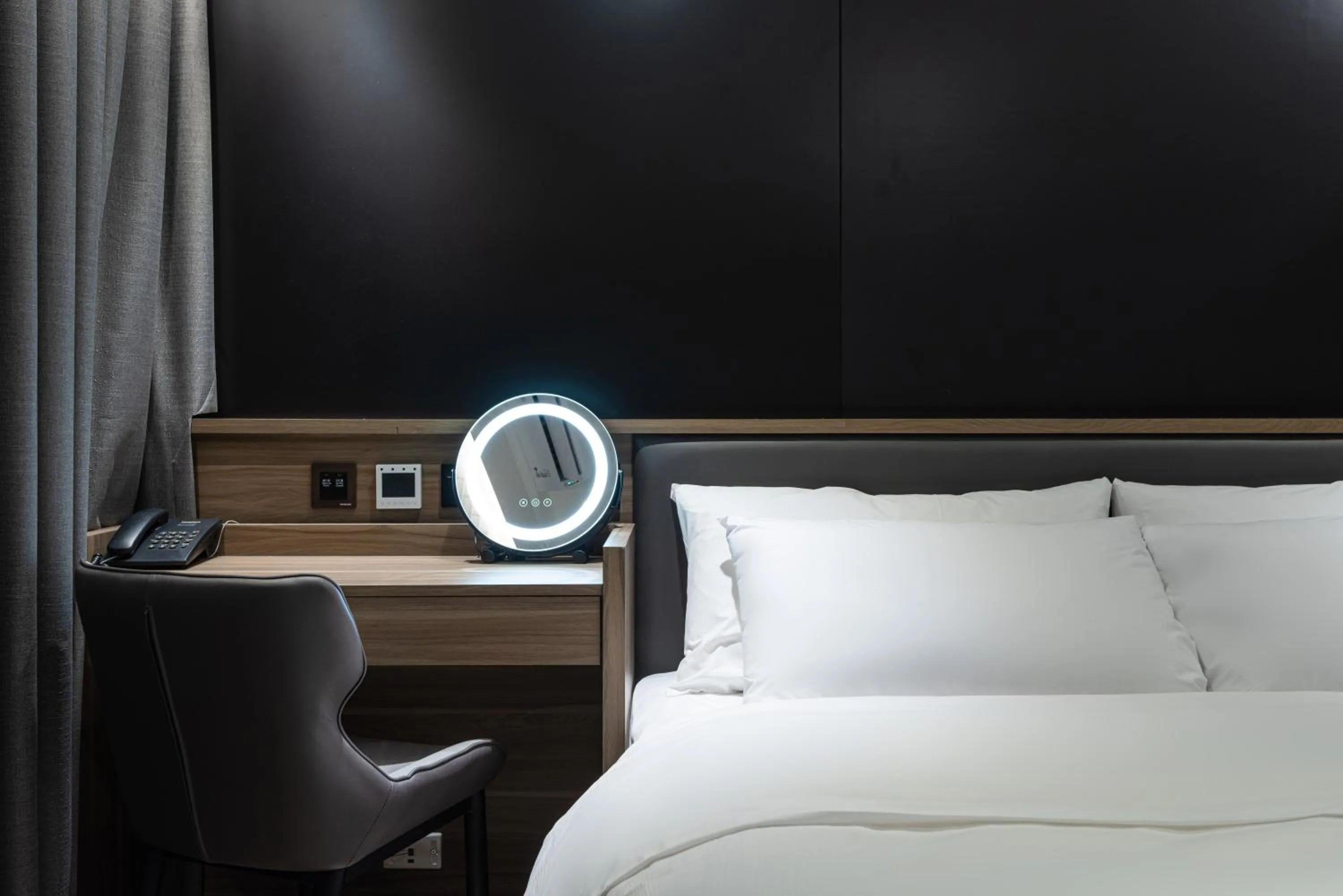 Bed in Autumn Willow Hotel