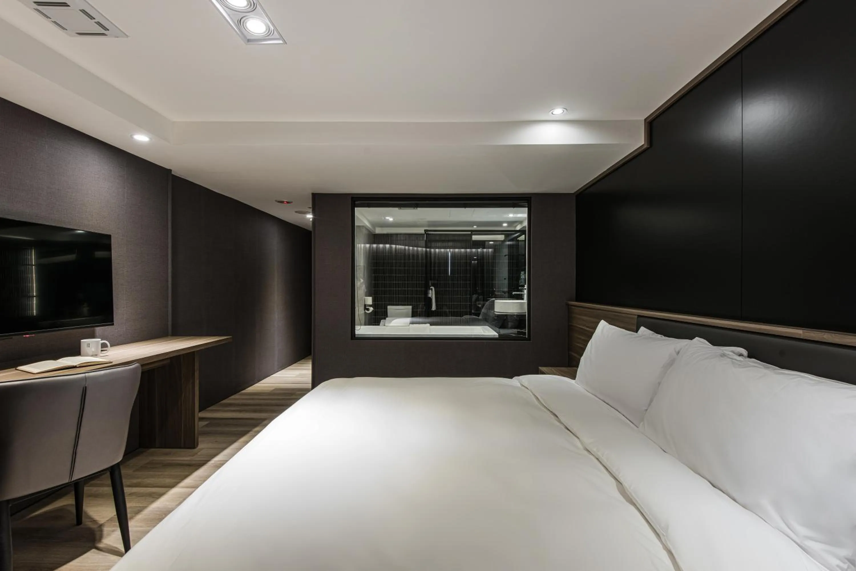 Bed in Autumn Willow Hotel