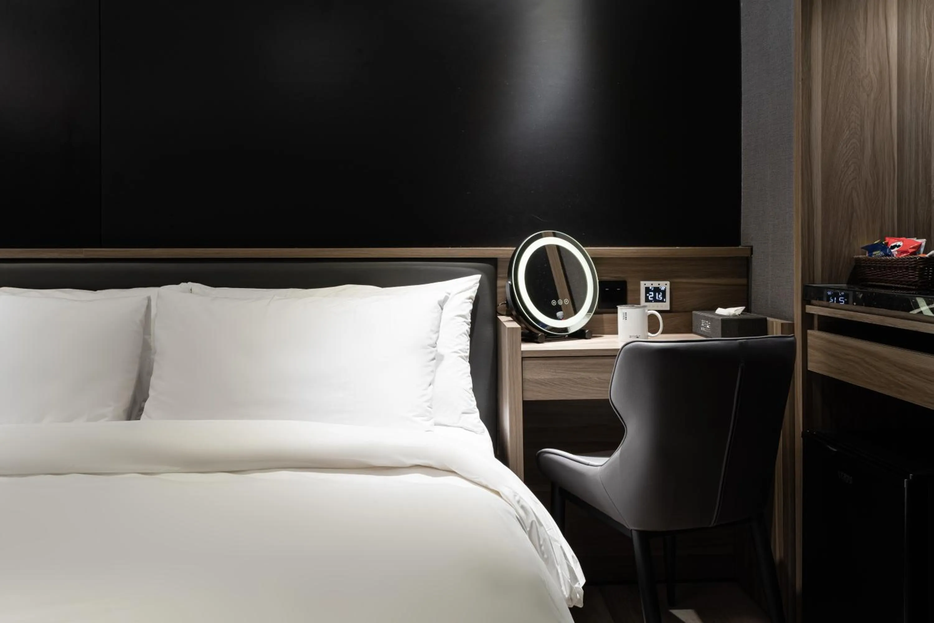 Bed in Autumn Willow Hotel